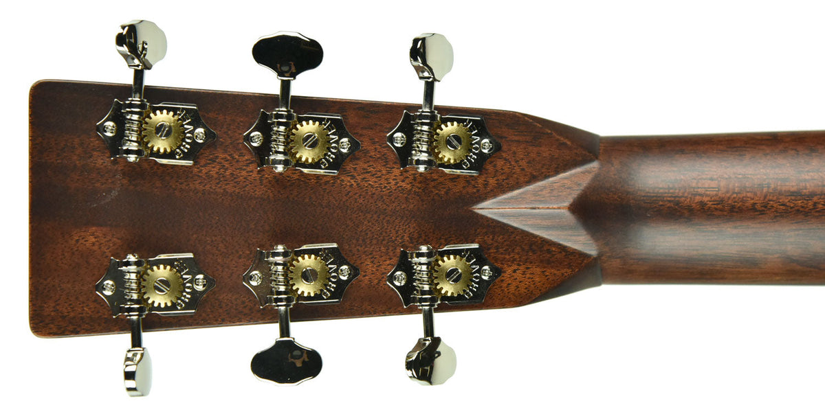 Martin OM-28 Acoustic Guitar in Natural 2364146