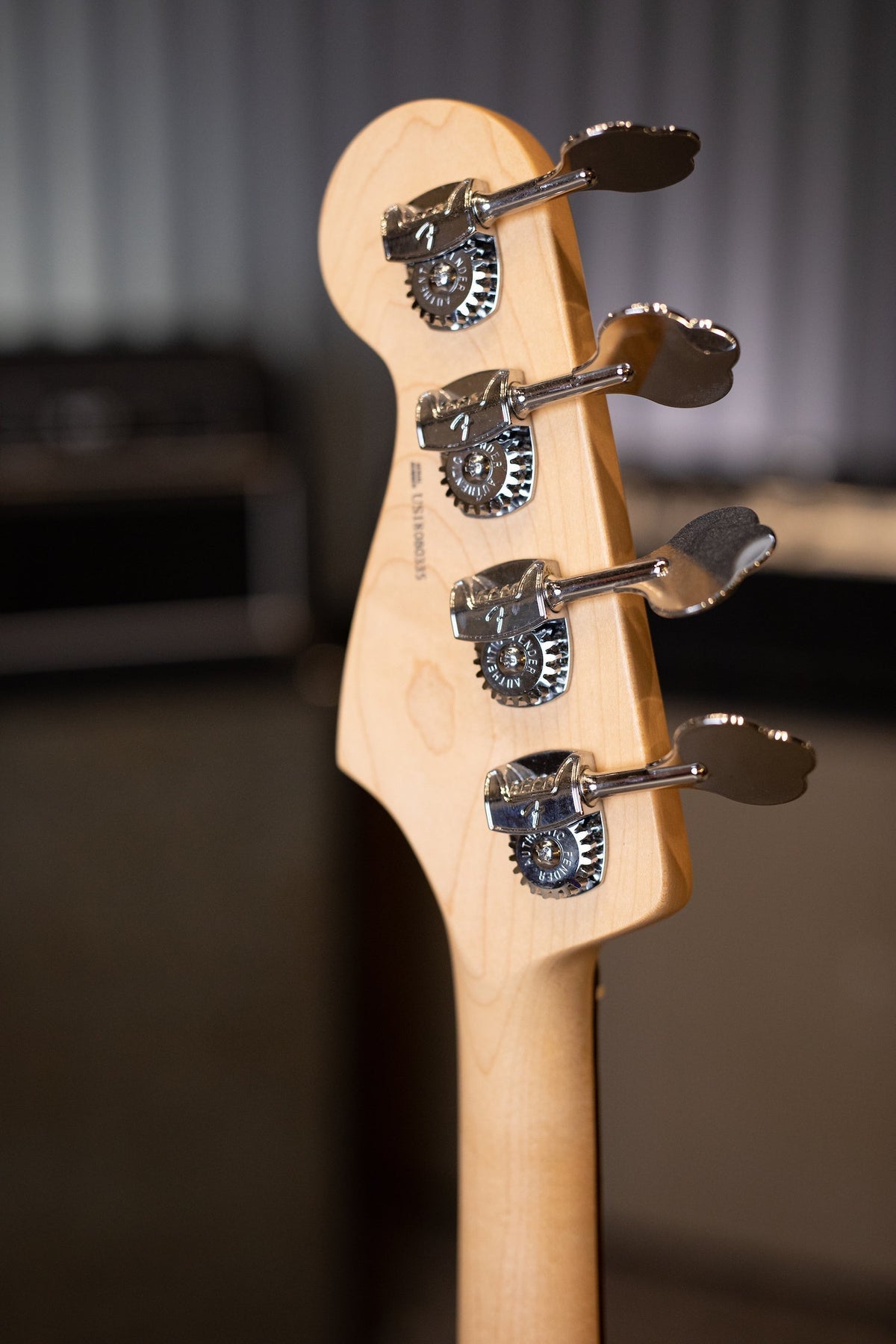 Fender American Professional Jazz Bass - 3-Tone Sunburst