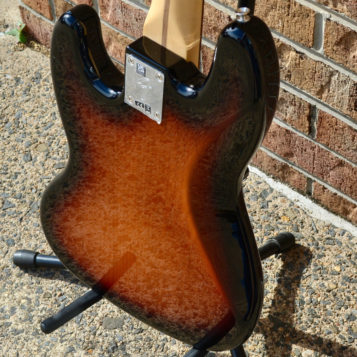 Fender Player Jazz Bass® Fretless, Pau Ferro Fingerboard, 3-Color Sunburst