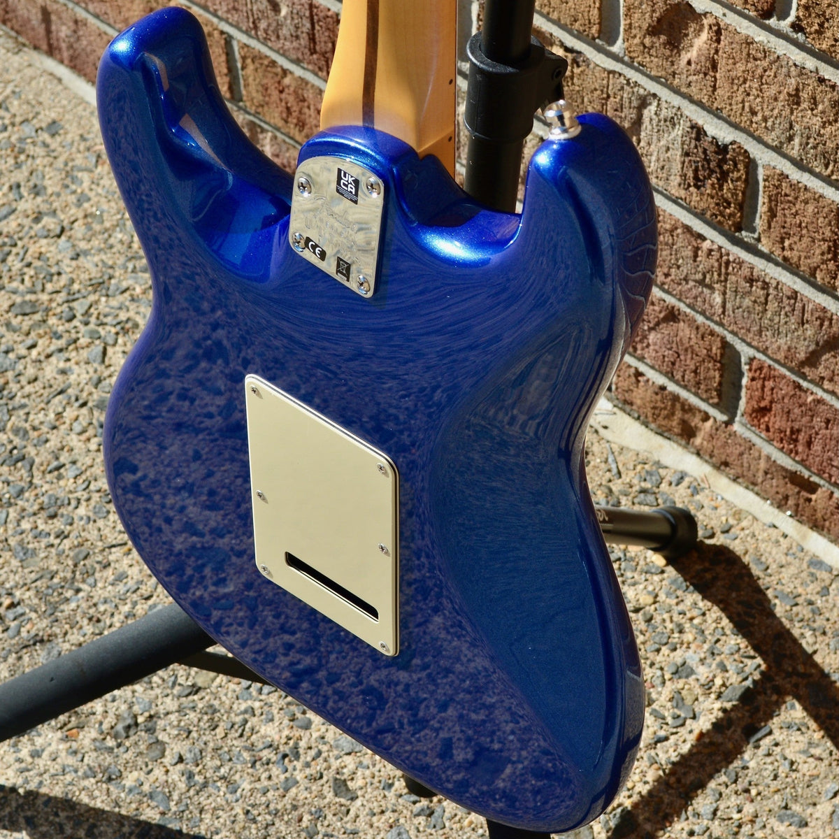 Fender American Ultra Stratocaster®, Maple Fingerboard, Cobra Blue