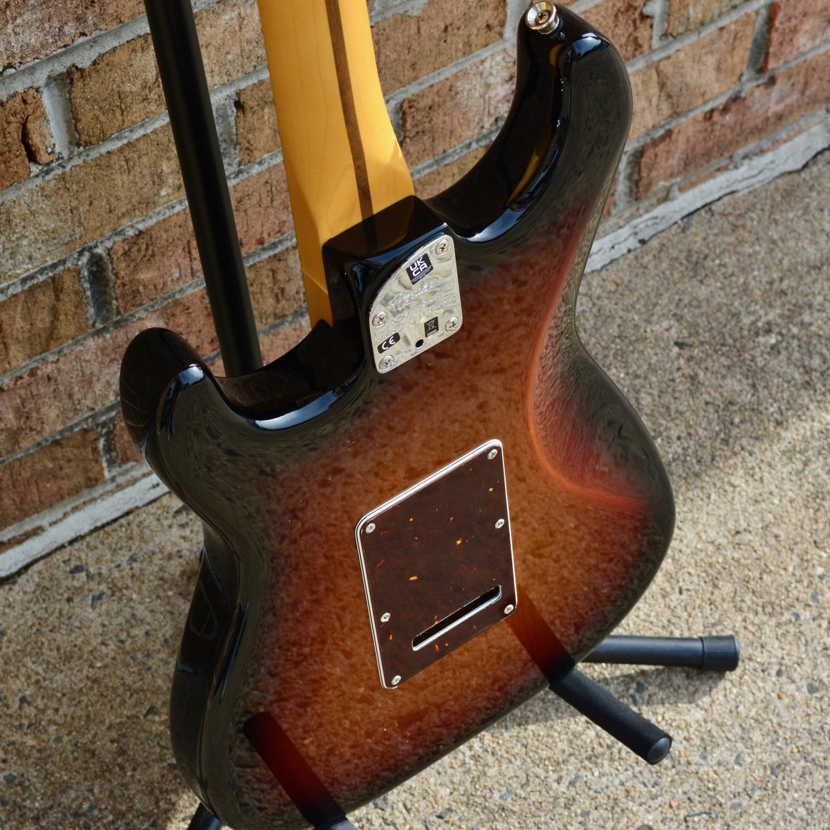 Fender American Professional II Stratocaster®, Maple Fingerboard, 3-Color Sunburst