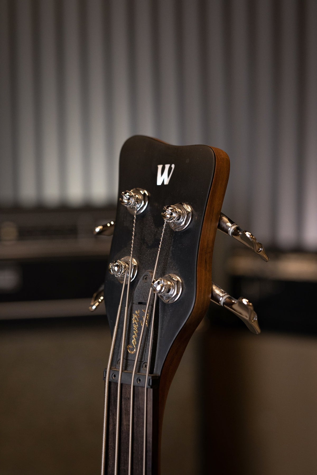 2006 Warwick Corvette Standard Fretless - Natural
