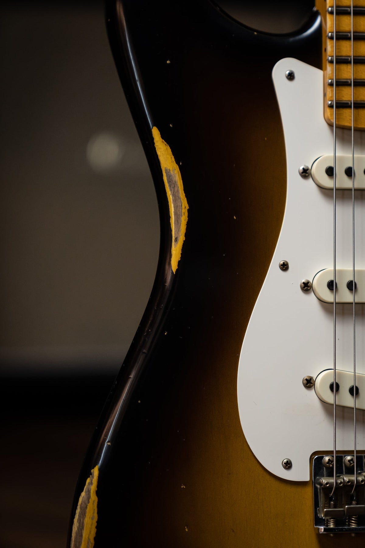 Fender Custom Shop Limited Edition '57 Stratocaster Relic Electric Guitar - Wide-Fade 2-Color Sunburst