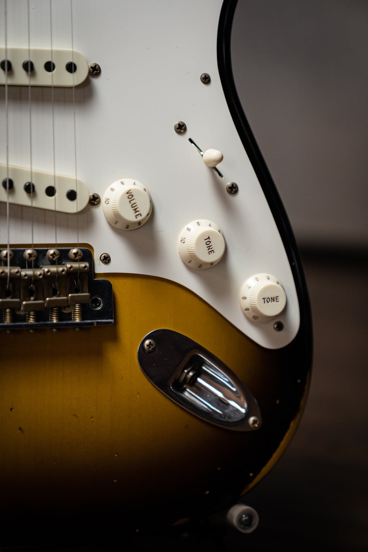 Fender Custom Shop Limited Edition '57 Stratocaster Relic Electric Guitar - Wide-Fade 2-Color Sunburst