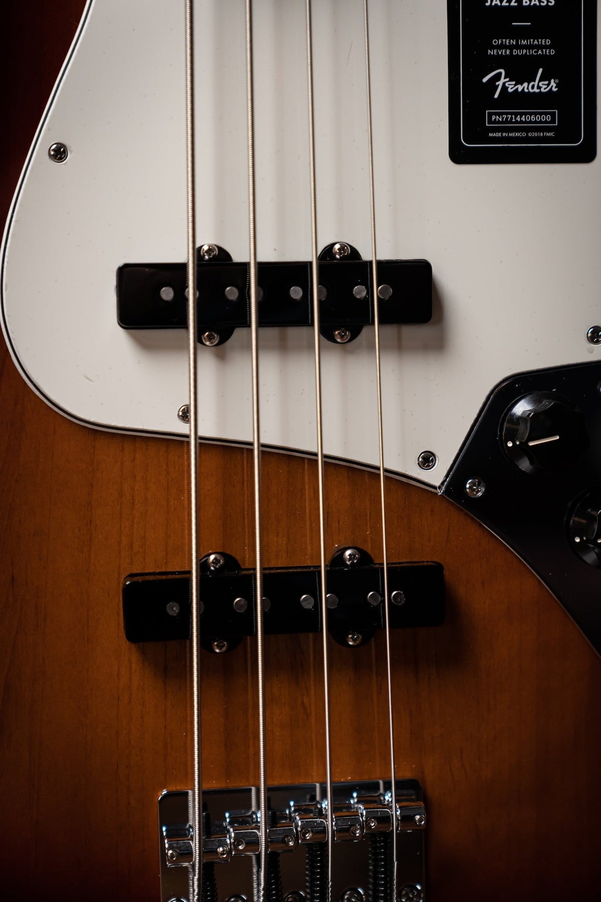 Fender Player Jazz Bass Maple Neck - 3-Color Sunburst