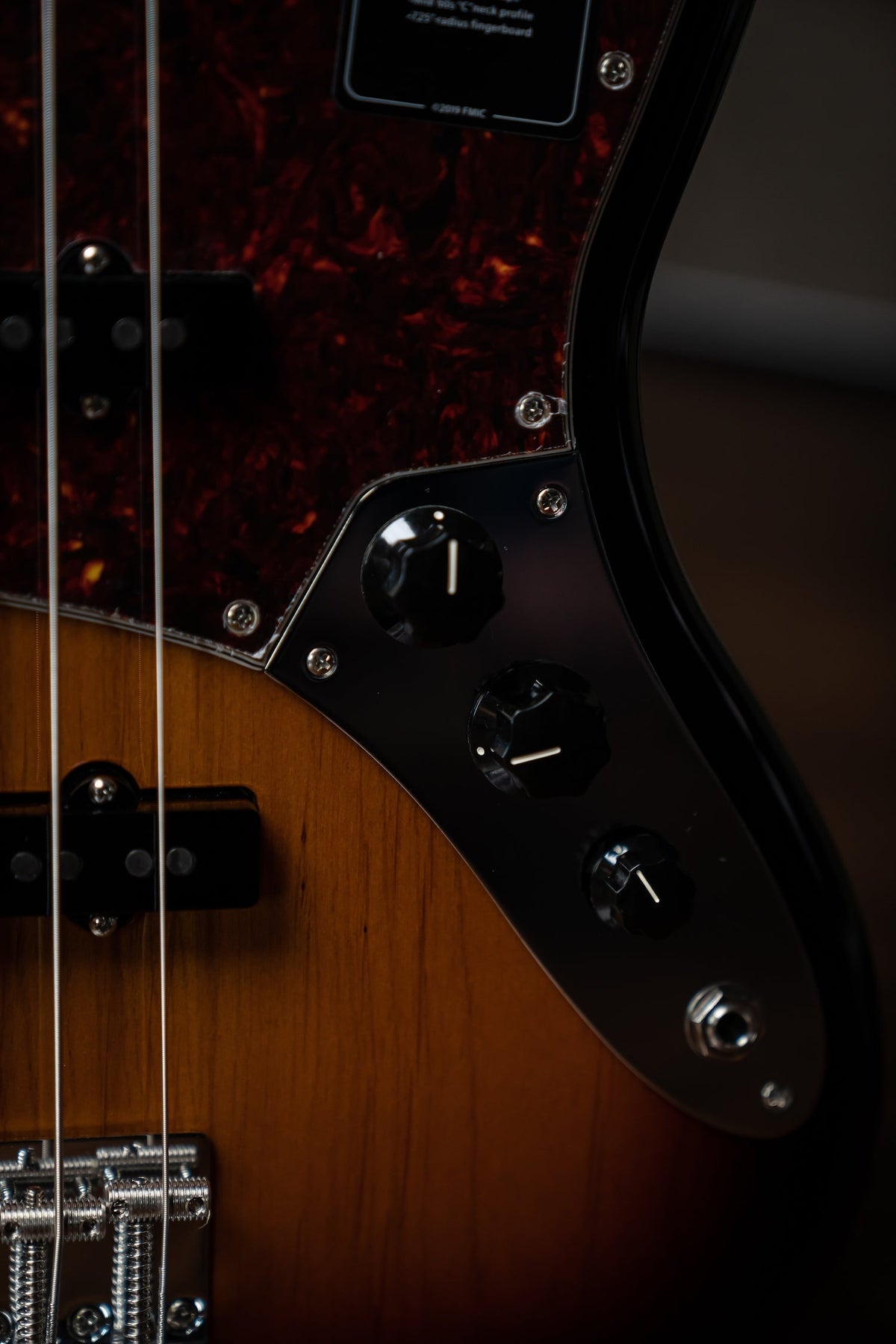 Fender Vintera '60s Jazz Bass - 3 Color Sunburst