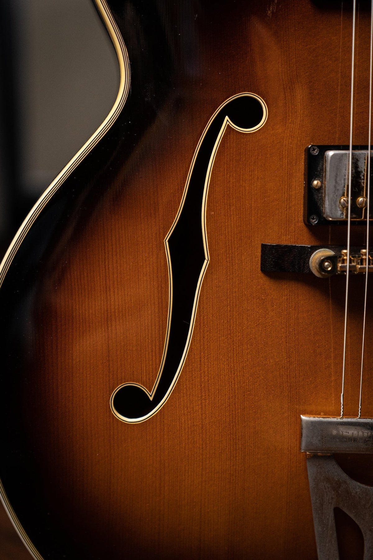 1961 Gibson Super 400 CES with Factory Varitone Stereo Electric Guitar - Sunburst