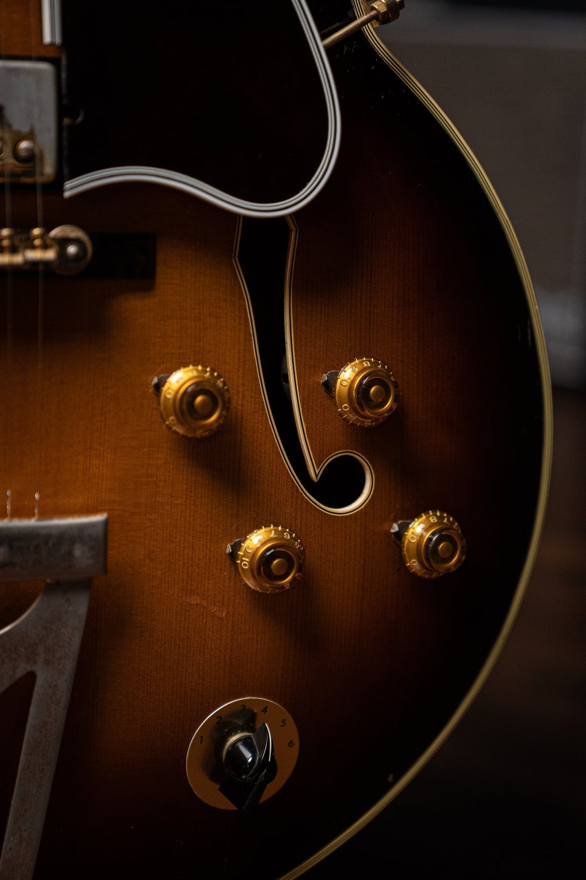 1961 Gibson Super 400 CES with Factory Varitone Stereo Electric Guitar - Sunburst