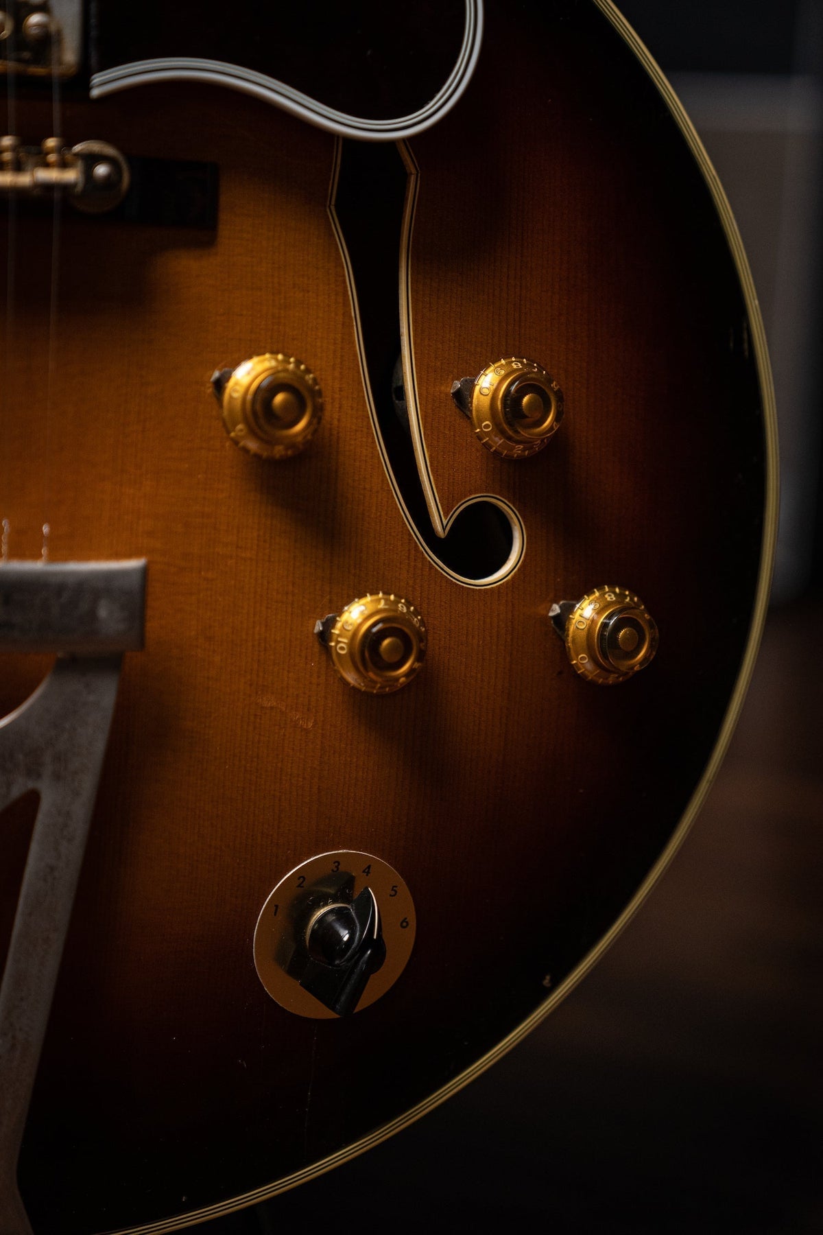 1961 Gibson Super 400 CES with Factory Varitone Stereo Electric Guitar - Sunburst