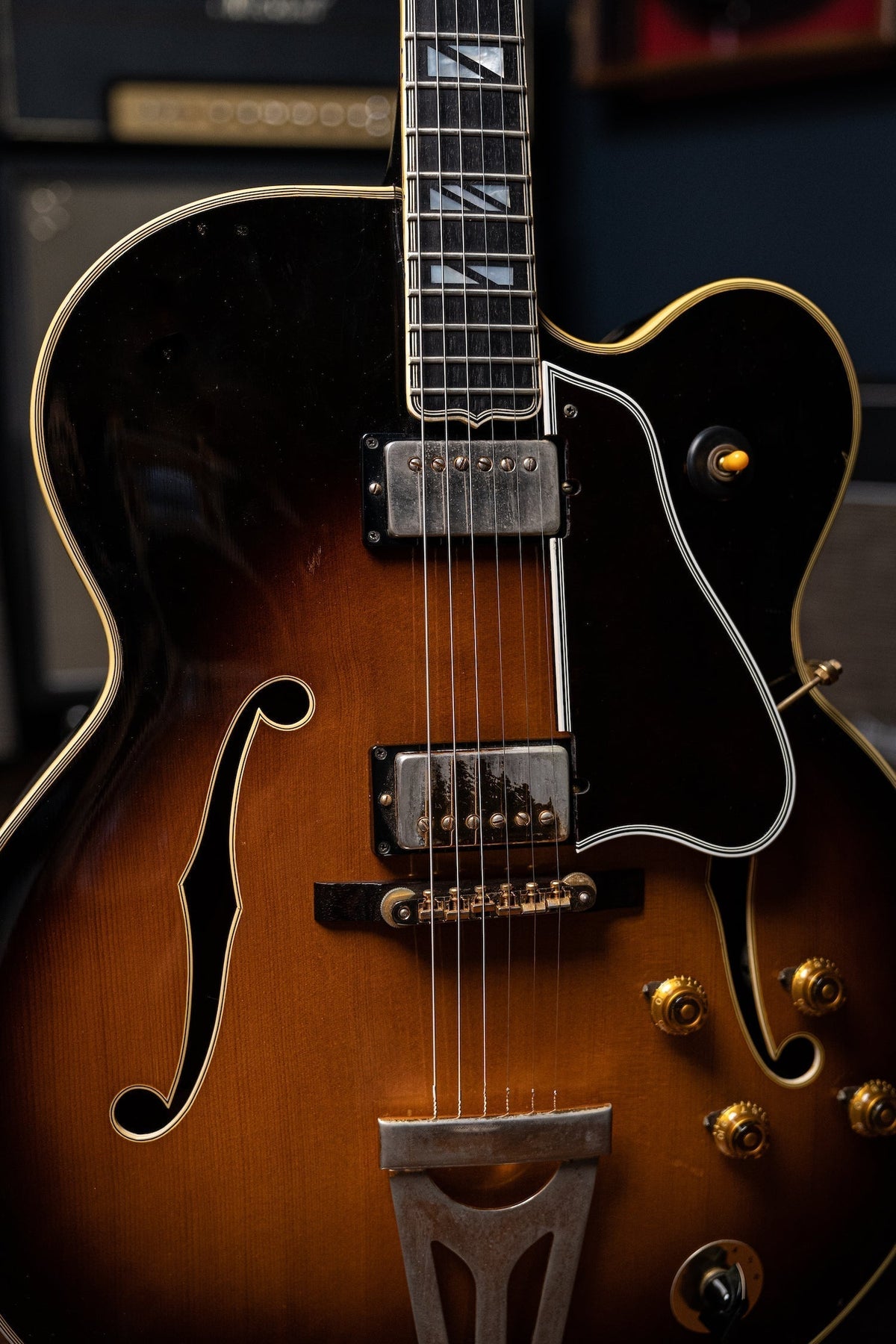 1961 Gibson Super 400 CES with Factory Varitone Stereo Electric Guitar - Sunburst