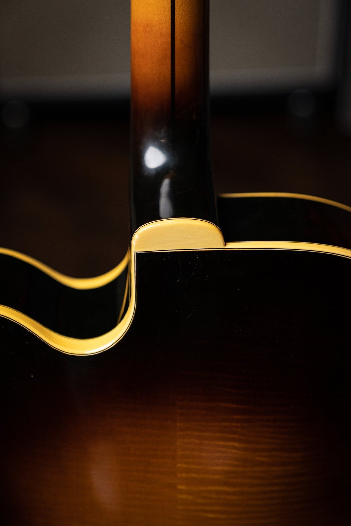 1961 Gibson Super 400 CES with Factory Varitone Stereo Electric Guitar - Sunburst