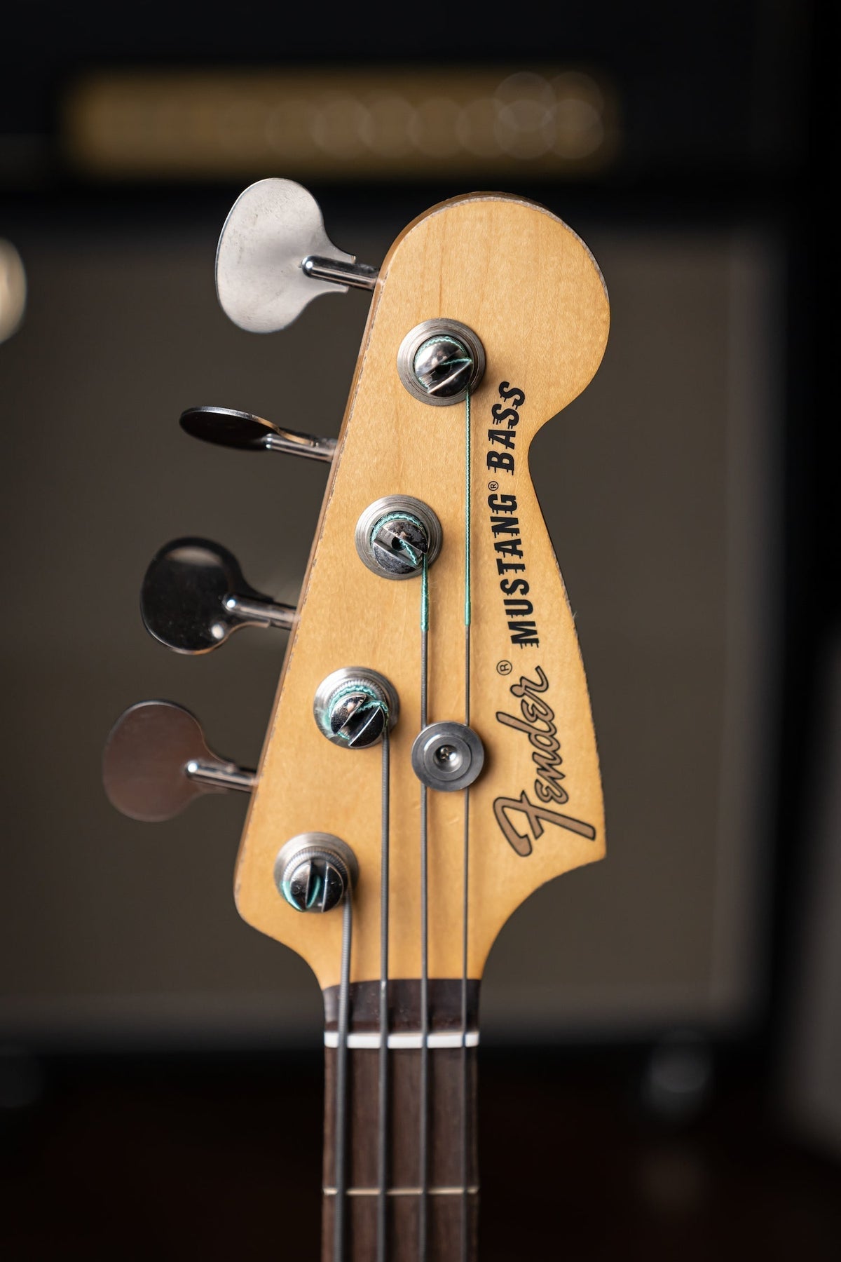 Fender JMJ Road Worn Mustang Bass - Faded Daphne Blue
