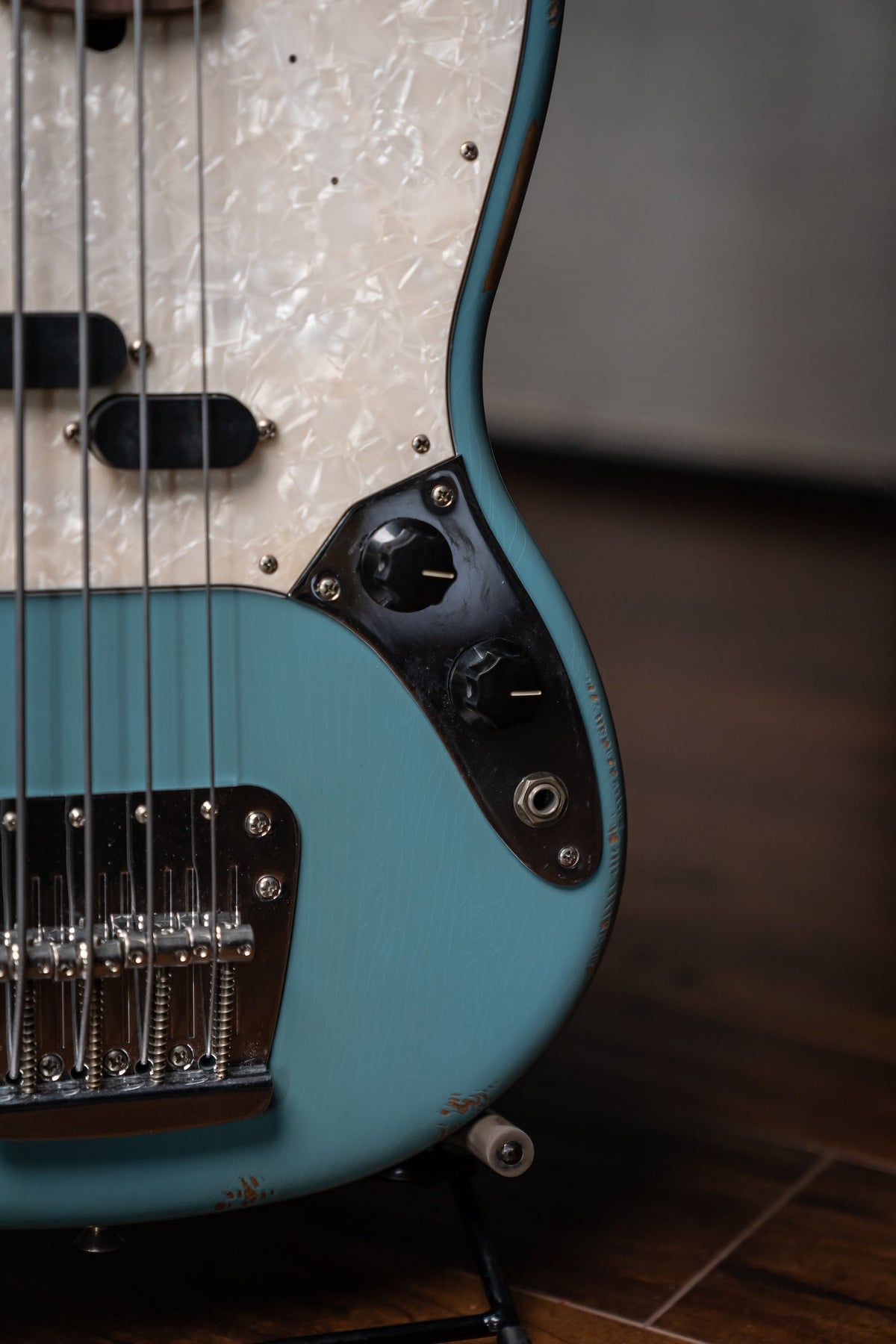 Fender JMJ Road Worn Mustang Bass - Faded Daphne Blue
