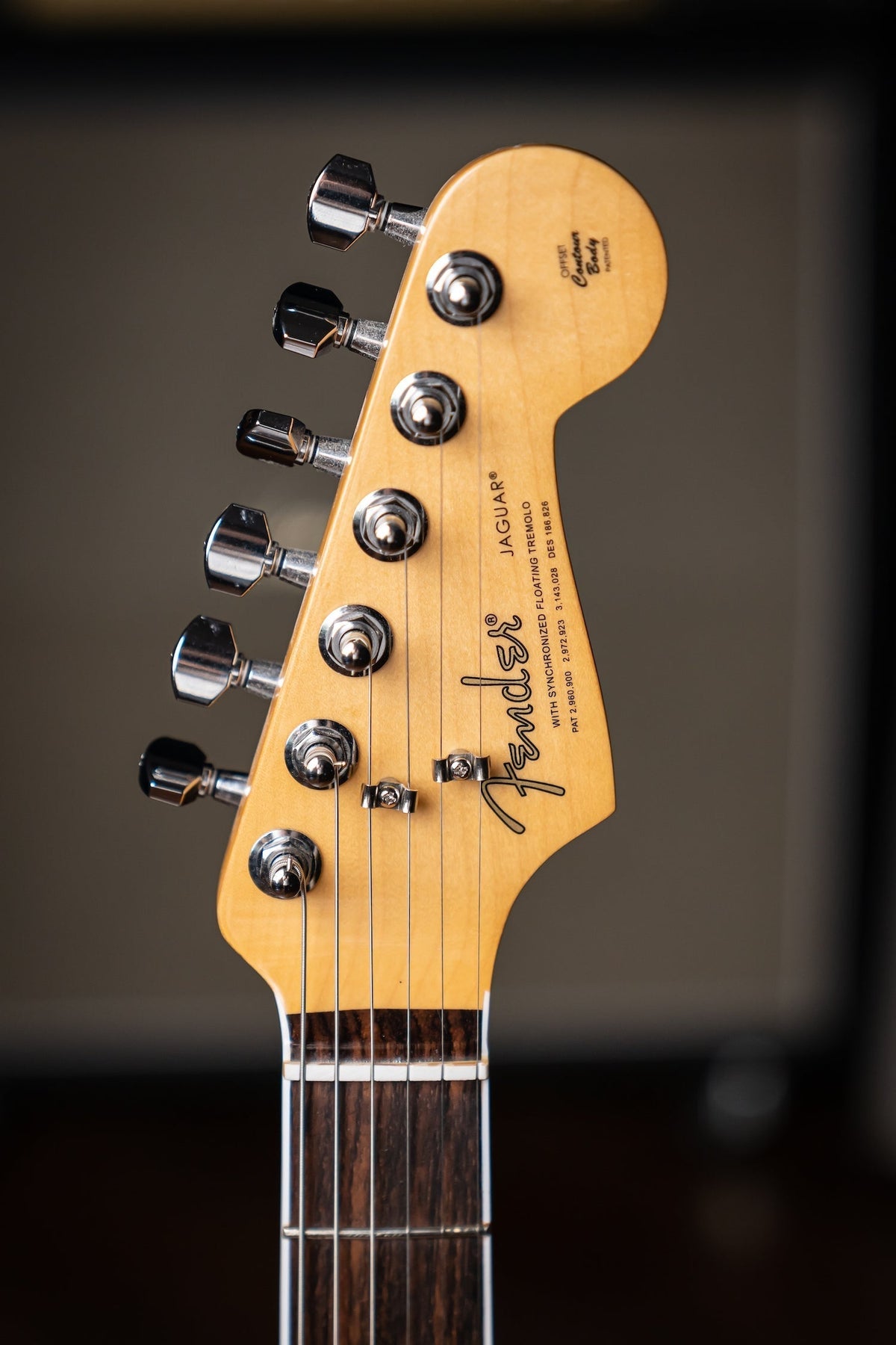 Fender Kurt Cobain Jaguar NOS - 3-Tone Sunburst with Rosewood Fingerboard