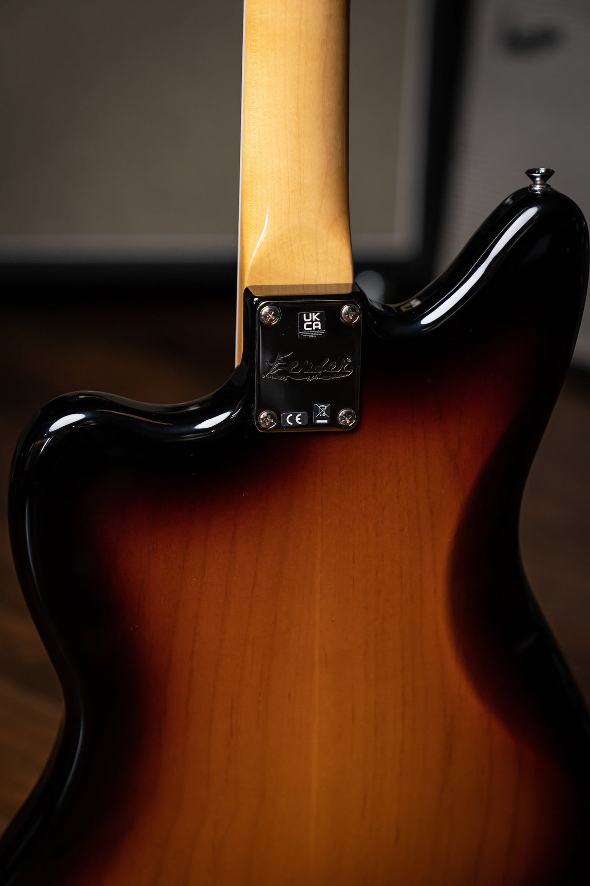 Fender Kurt Cobain Jaguar NOS - 3-Tone Sunburst with Rosewood Fingerboard