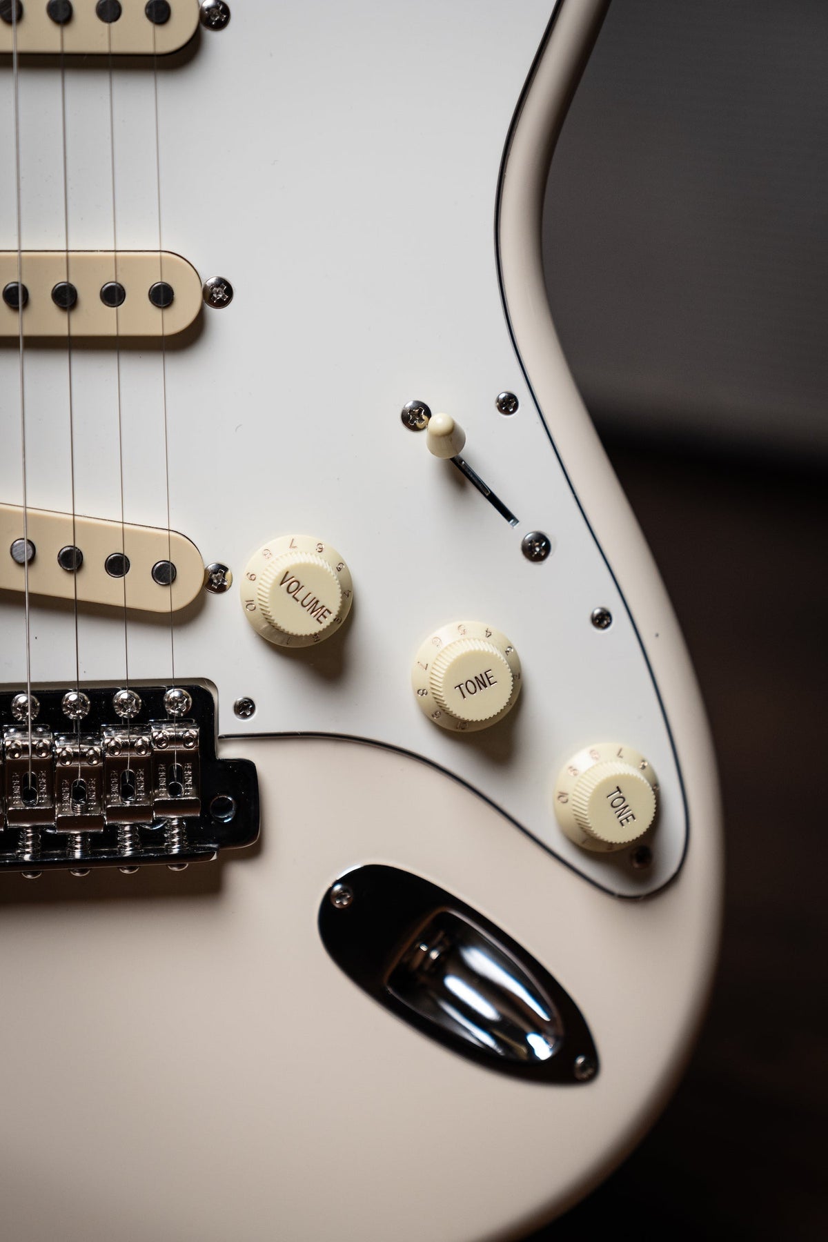 Fender JV 60s Modified Stratocaster Electric Guitar - Olympic White