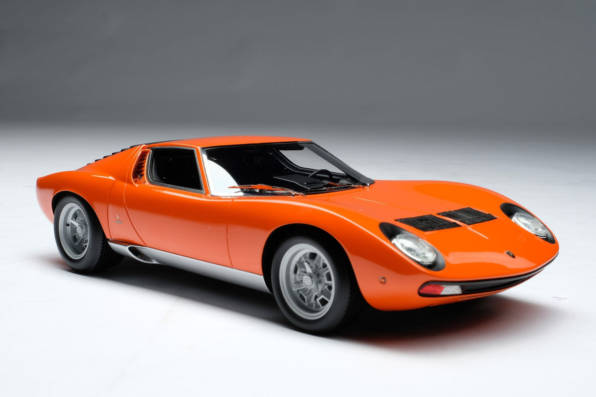 Amalgam Collection - Lamborghini Miura P400 SV  Road & Track Edition 1:18 Scale
