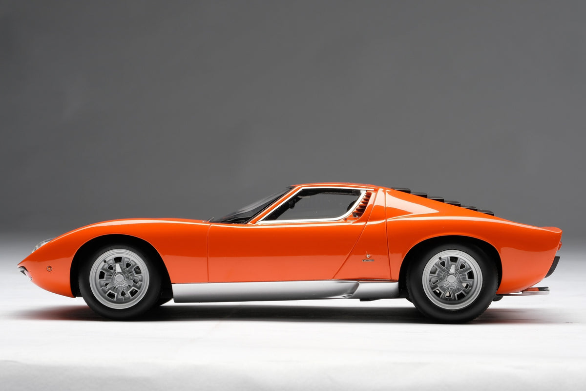 Amalgam Collection - Lamborghini Miura P400 SV  Road & Track Edition 1:18 Scale