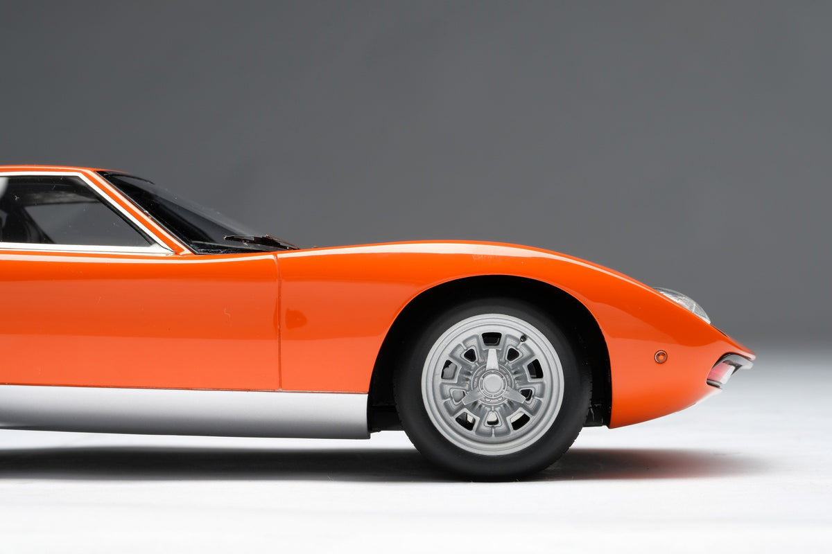 Amalgam Collection - Lamborghini Miura P400 SV  Road & Track Edition 1:18 Scale