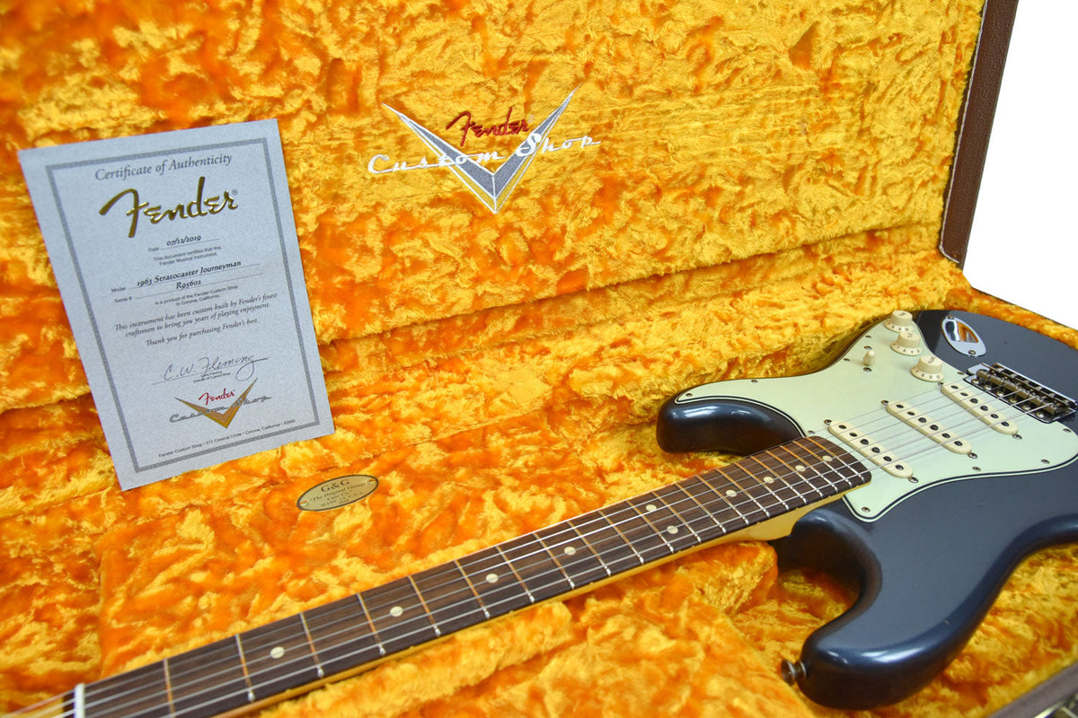 Fender Custom Shop 63 Stratocaster Relic in Charcoal Frost Metallic R95602