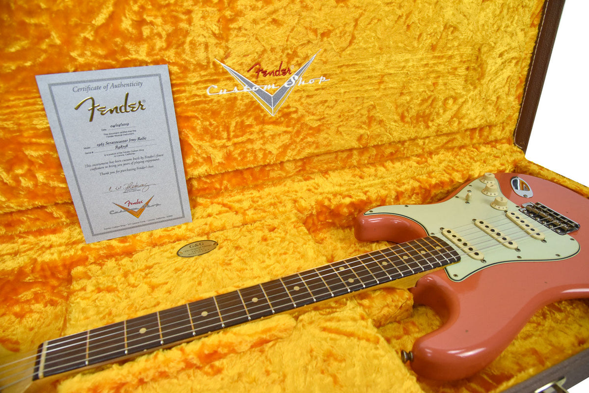 Fender Custom Shop 63 Stratocaster Journeyman Relic in Fiesta Red/Salmon Pink R98758