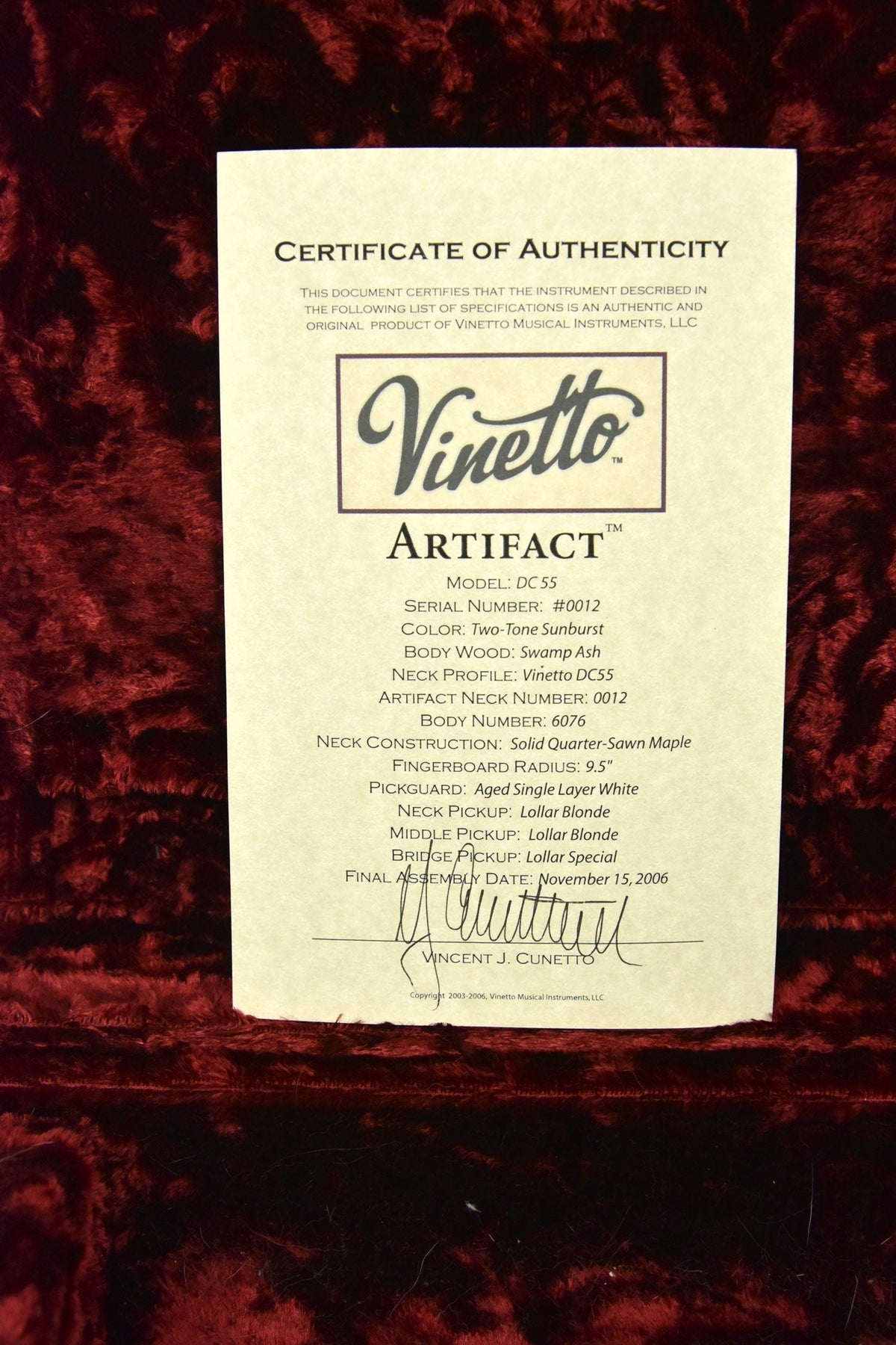 Used Vinetto Artifact DC-55 in Two Tone Sunburst 0012