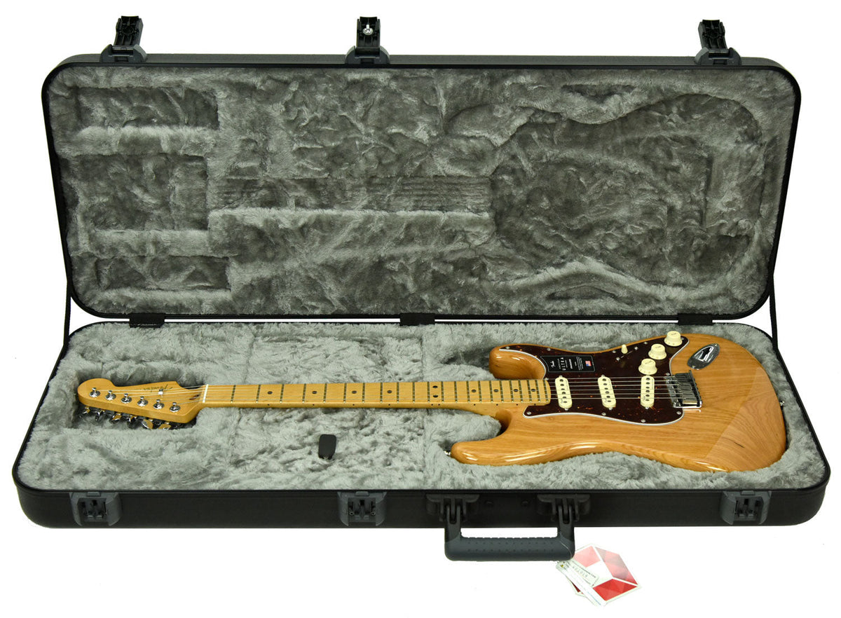 Fender American Ultra Stratocaster in Aged Natural US19079635
