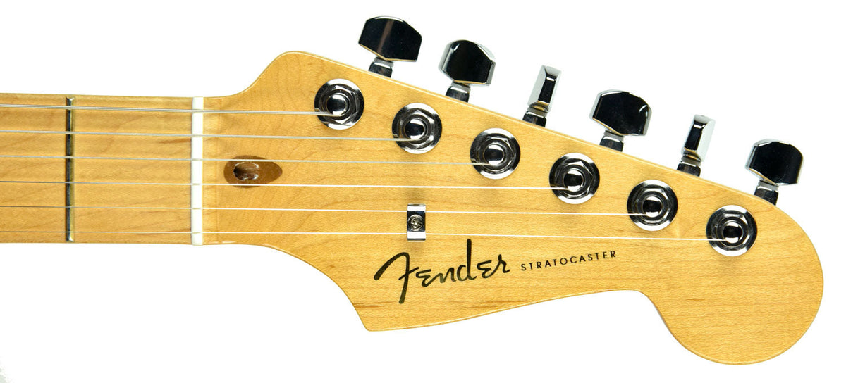 Fender American Ultra Stratocaster in Aged Natural US19079635