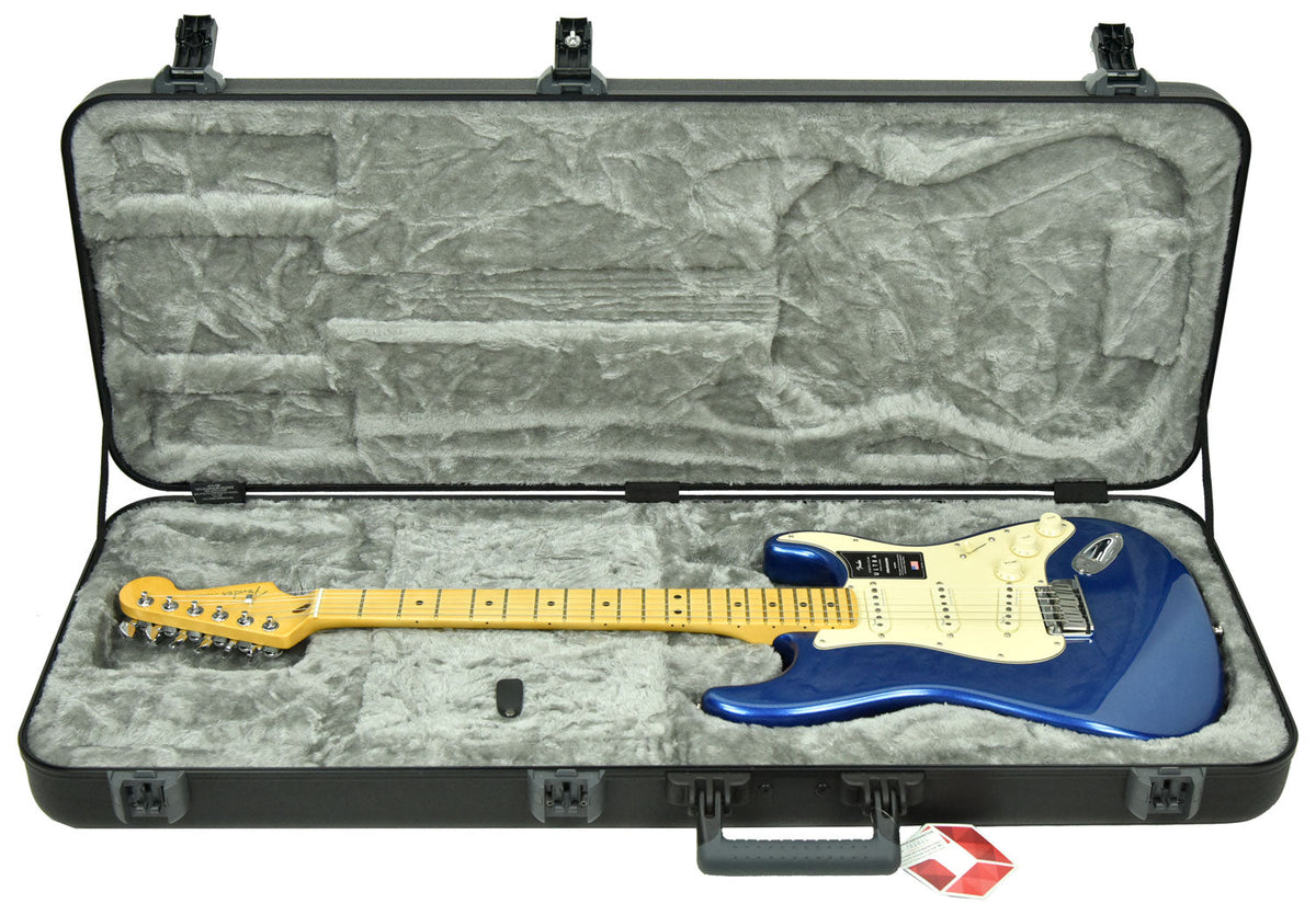 Fender American Ultra Stratocaster in Cobra Blue US19096856