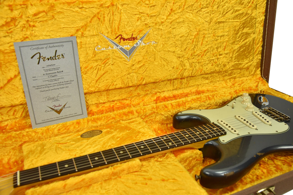 Fender Custom Shop 1961 Stratocaster Relic in Charcoal Frost Metallic CZ549672