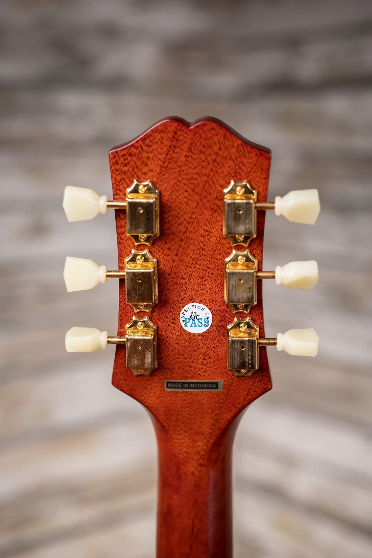 Epiphone Hummingbird Acoustic-Electric with Fishman Sonitone - Aged Cherry Sunburst Gloss