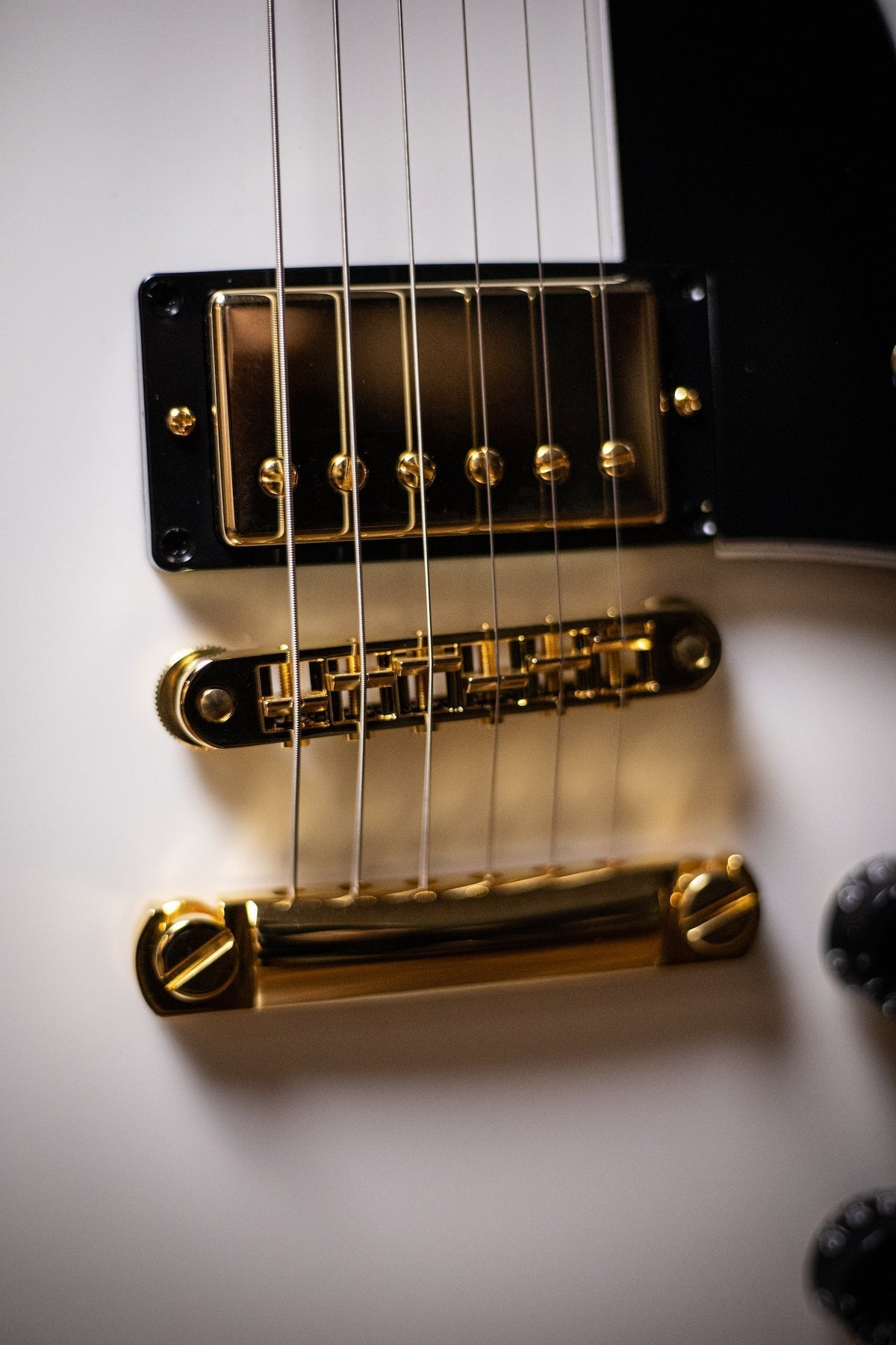 2021 Gibson Custom Shop Les Paul Custom Ebony Fingerboard Gloss Electric Guitar - Alpine White