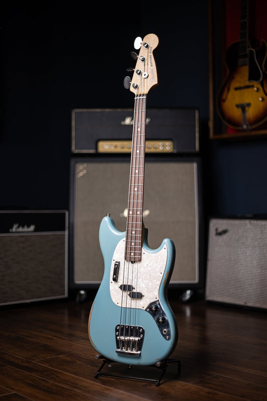 Fender JMJ Road Worn Mustang Bass - Faded Daphne Blue
