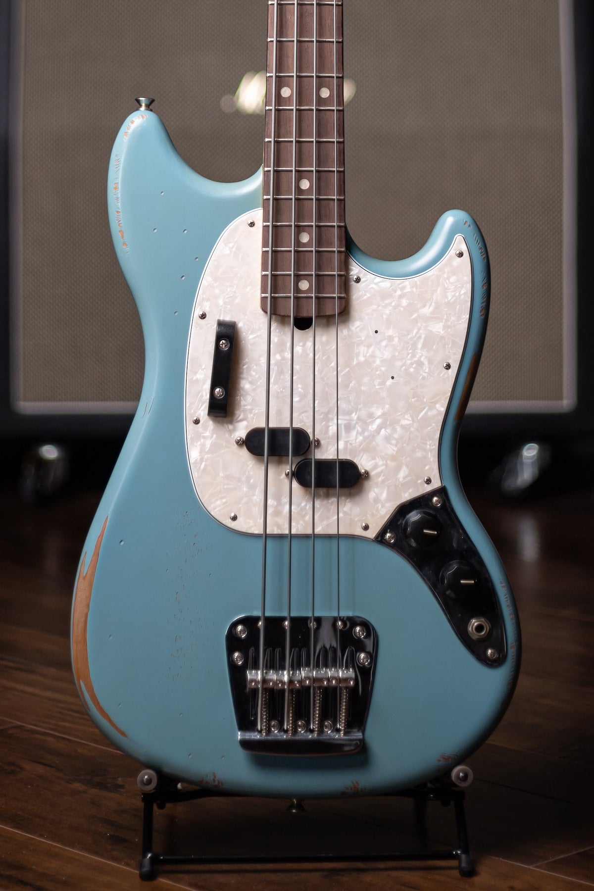 Fender JMJ Road Worn Mustang Bass - Faded Daphne Blue
