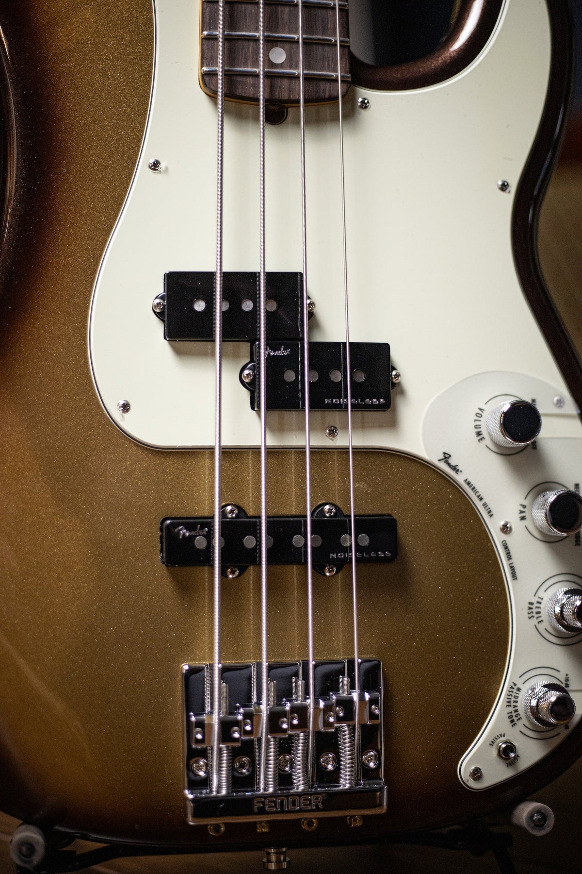 2020 Fender American Ultra Precision Bass - Mocha Burst