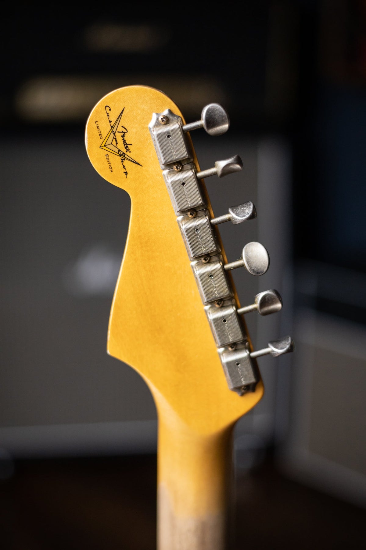 Fender Limited Edition '62/'63 Stratocaster® Journeyman Relic® Electric Guitar - Aged Fiesta Red
