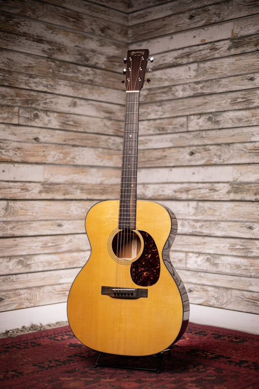 Martin 000-18 Acoustic Guitar - Natural Sitka Spruce