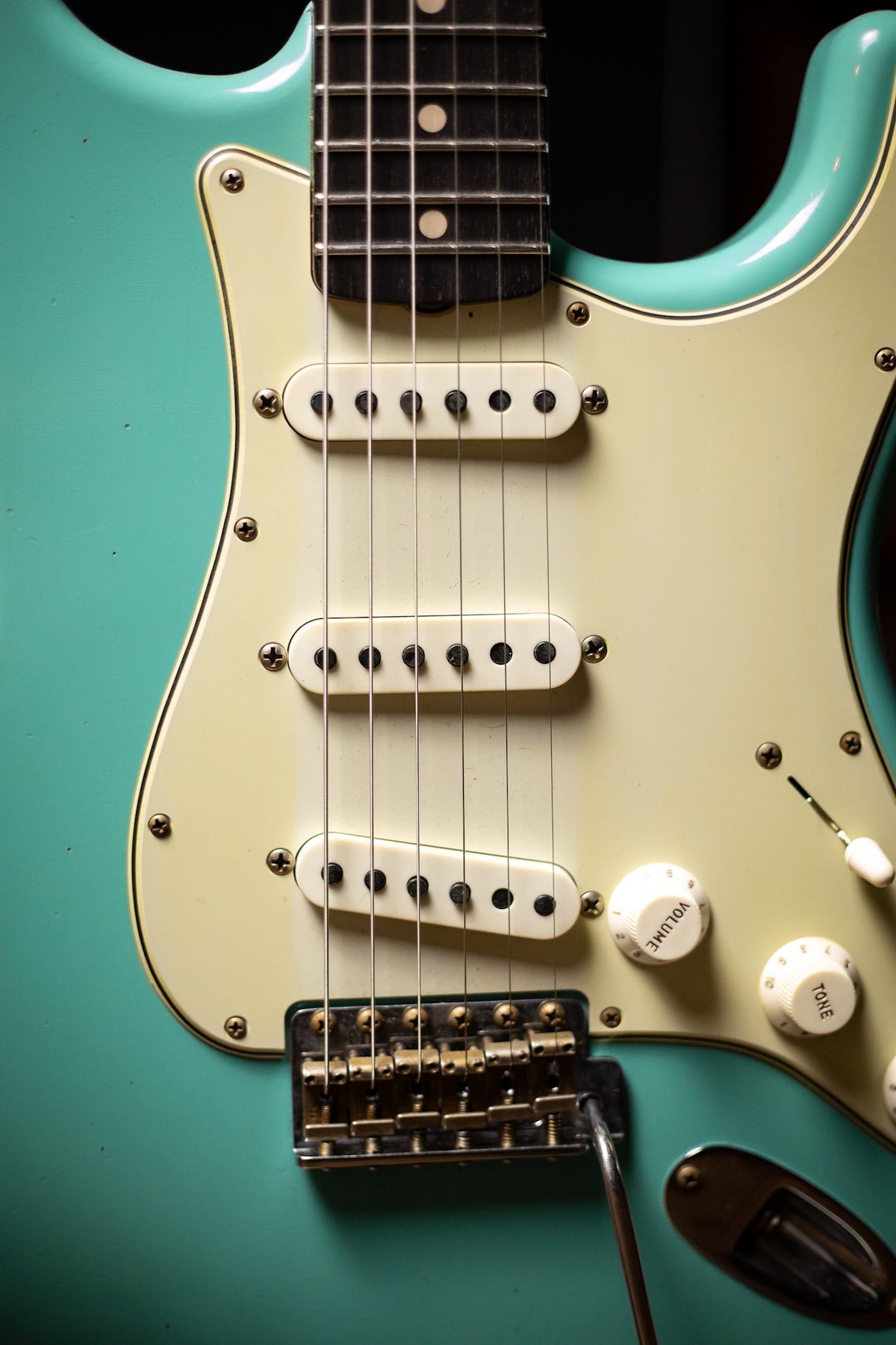 Fender Custom Shop Limited Edition '62/'63 Stratocaster Journeyman Relic Electric Guitar - Aged Seafoam Green