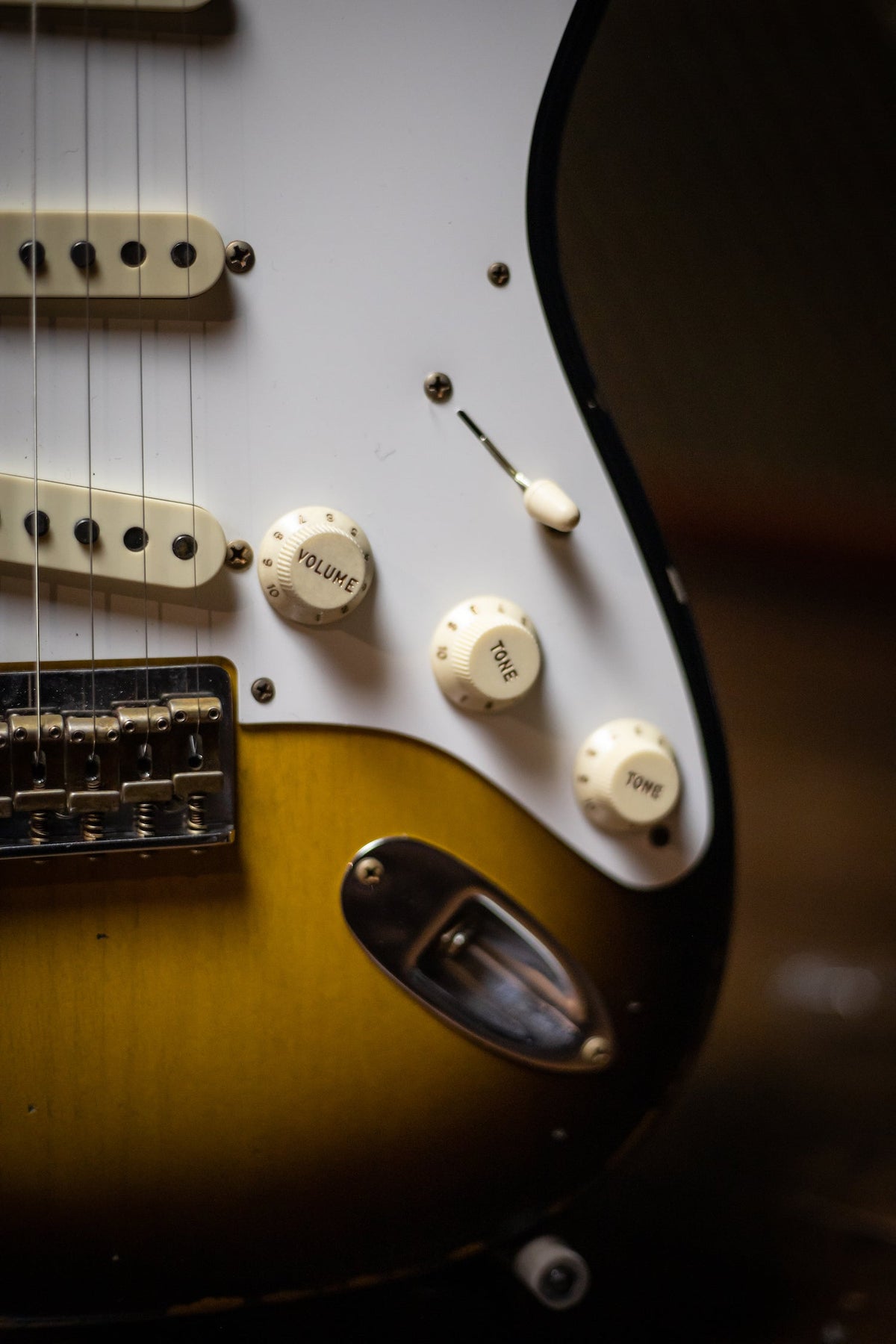 Fender Custom Shop Limited Edition Troposphere Stratocaster HT Heavy Relic Electric Guitar - Super Faded Aged 2 Color Sunburst