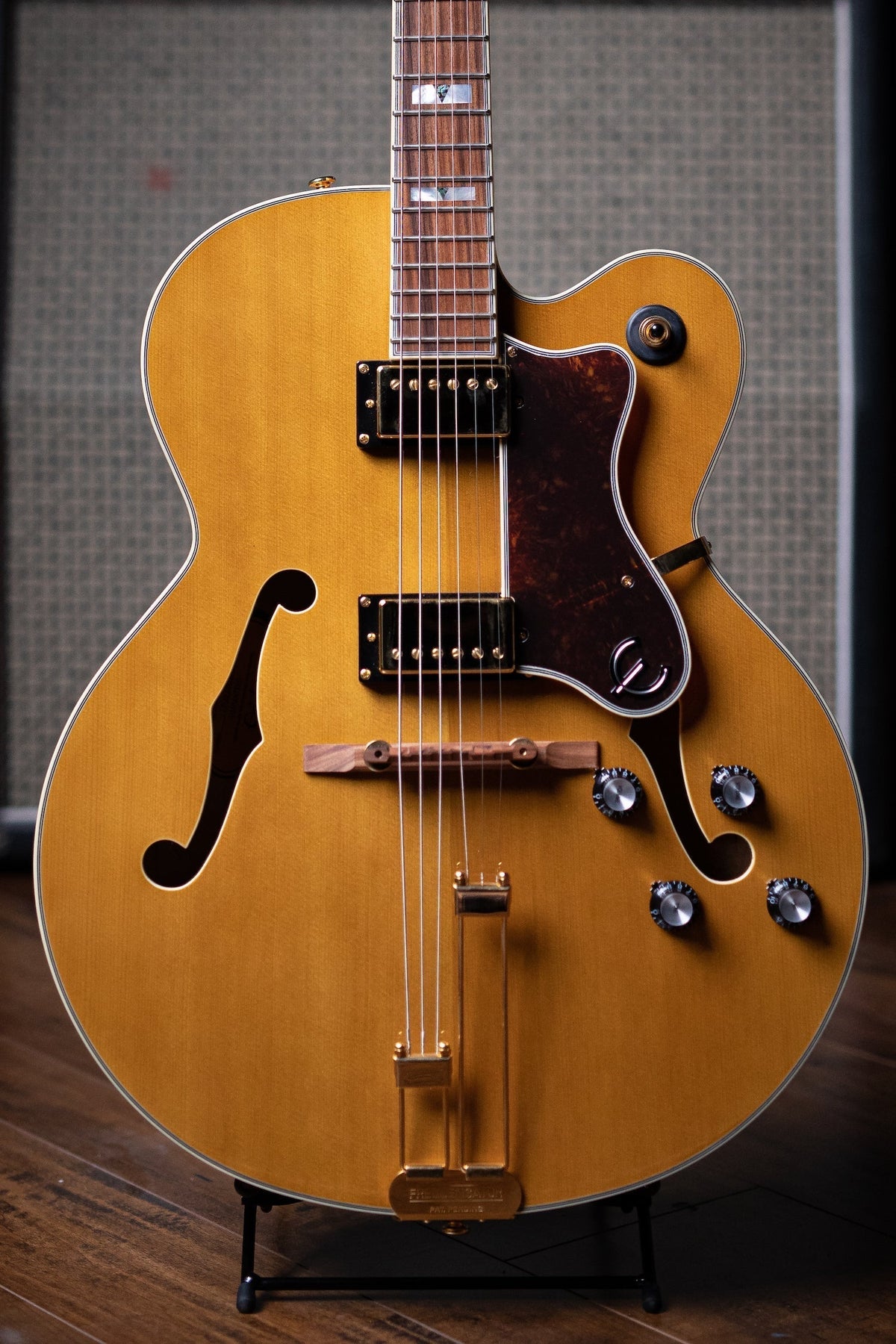 Epiphone Broadway Hollowbody Electric Guitar - Vintage Natural