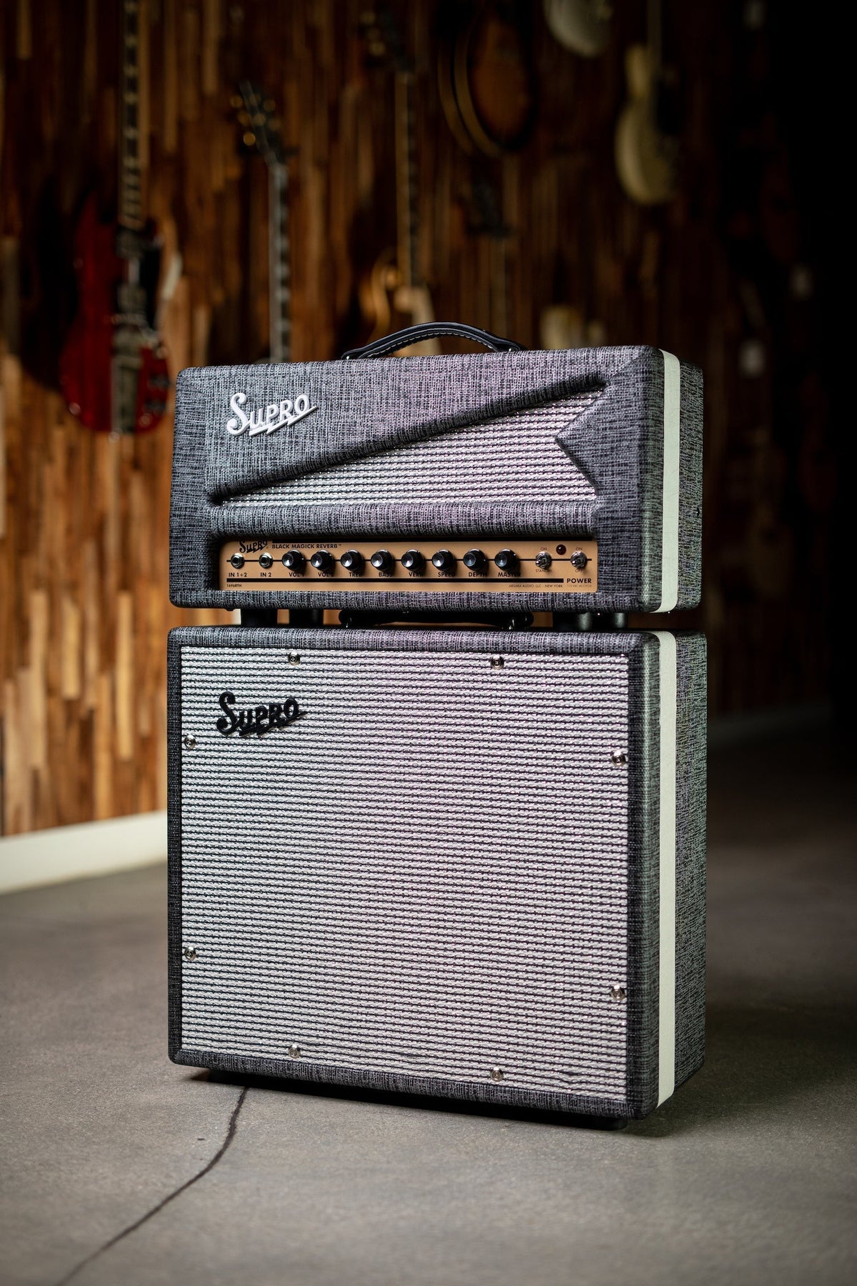 Supro 1696RTH Black Magick Reverb 25-watt Class A Tube Head