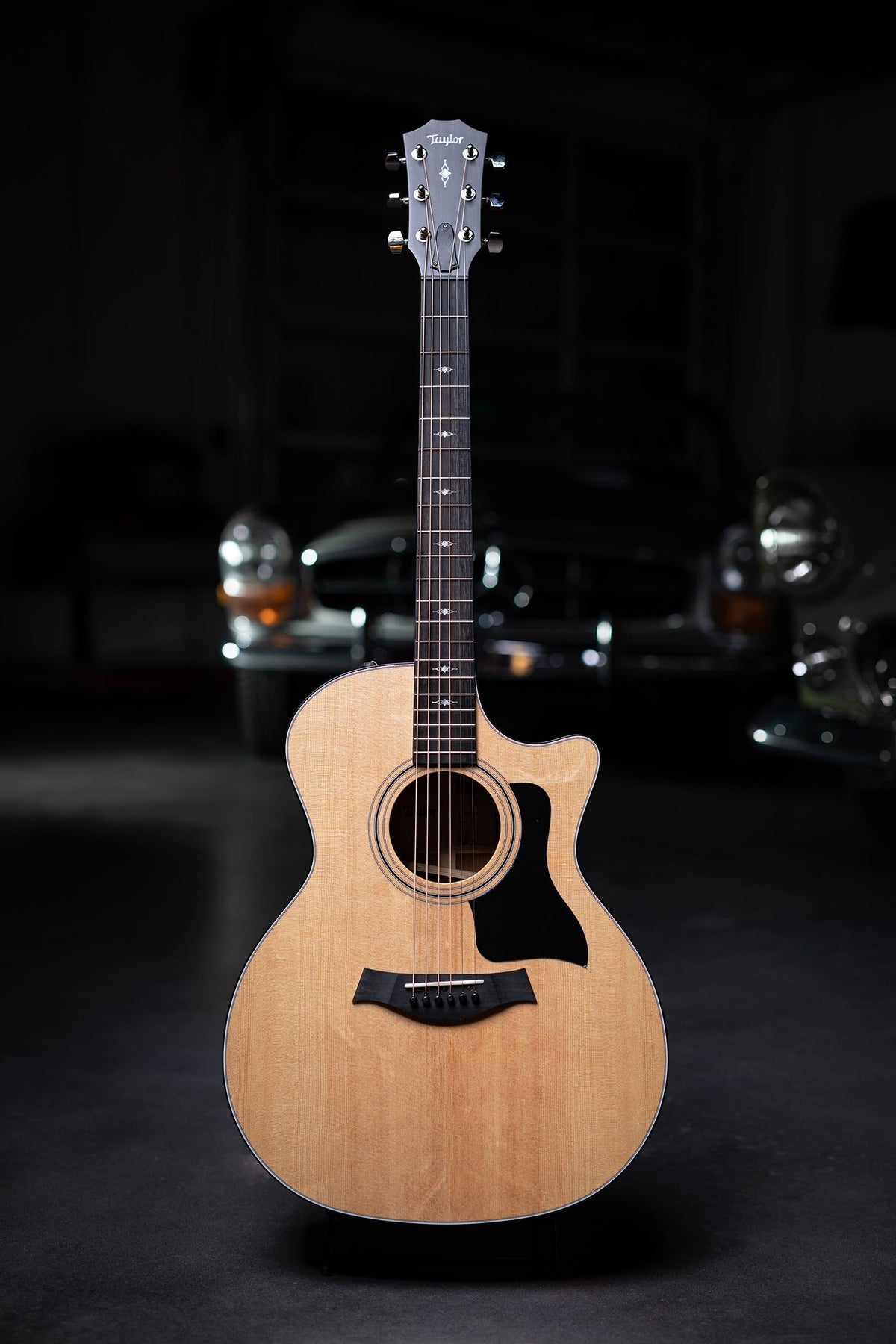 Taylor 314ce Sapele Back & Sides with V-Class Bracing Acoustic-Electric Guitar - Natural