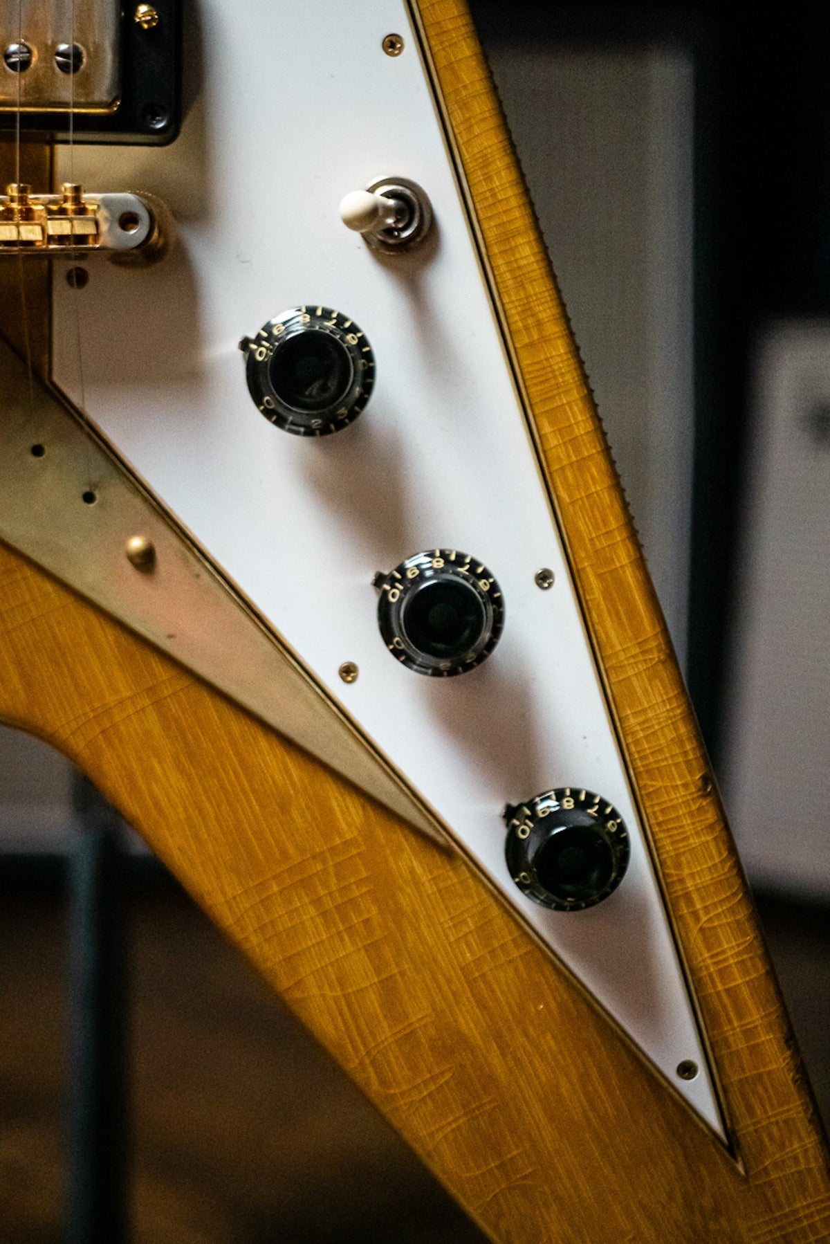 2021 Gibson Custom Shop 58 Korina Flying V Brazilian Rosewood Fingerboard Murphy Lab Light Aged GH Electric Guitar - Natural 81031