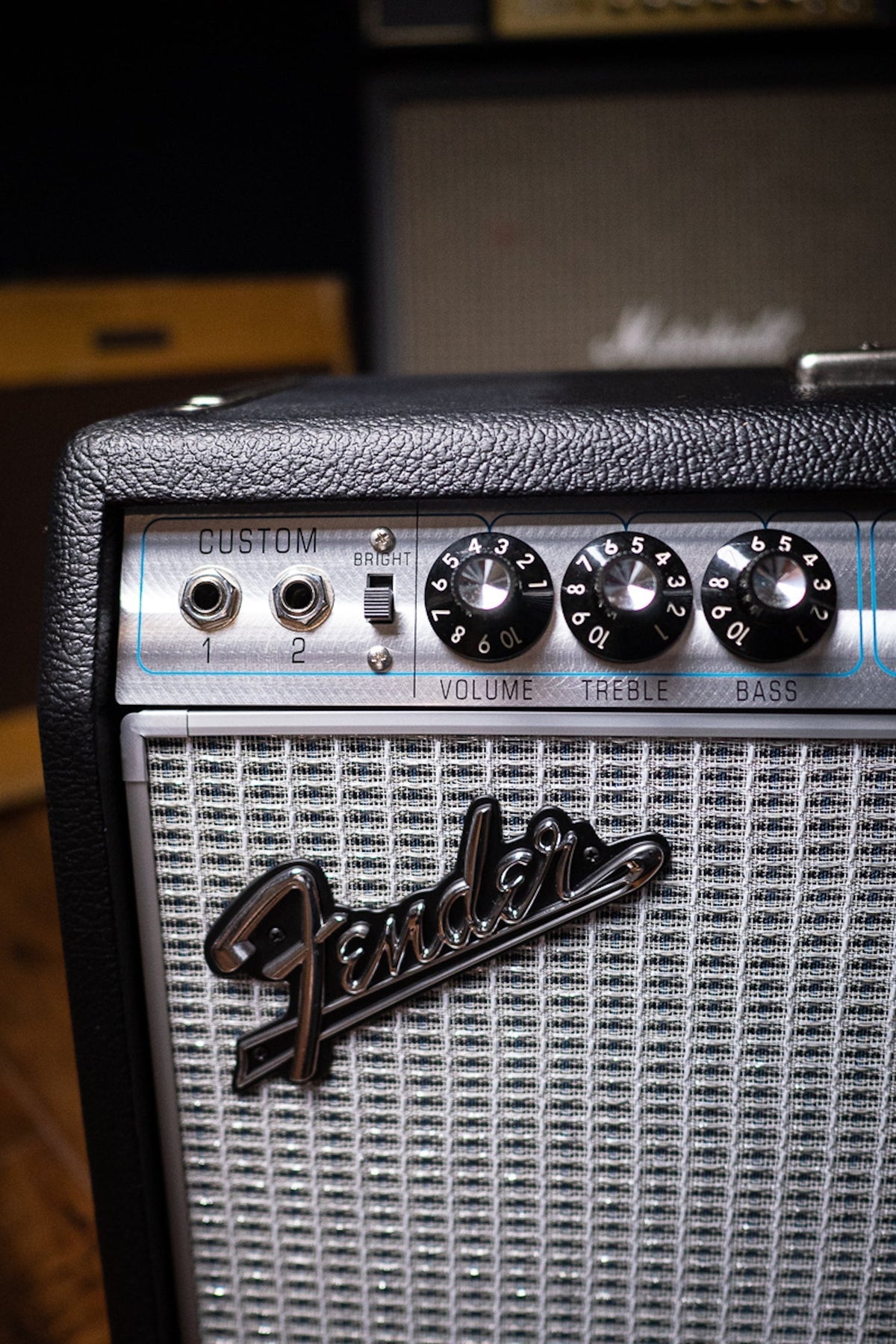 Fender '68 Custom Vibrolux Reverb 35-watt 2x10" Tube Combo Amp