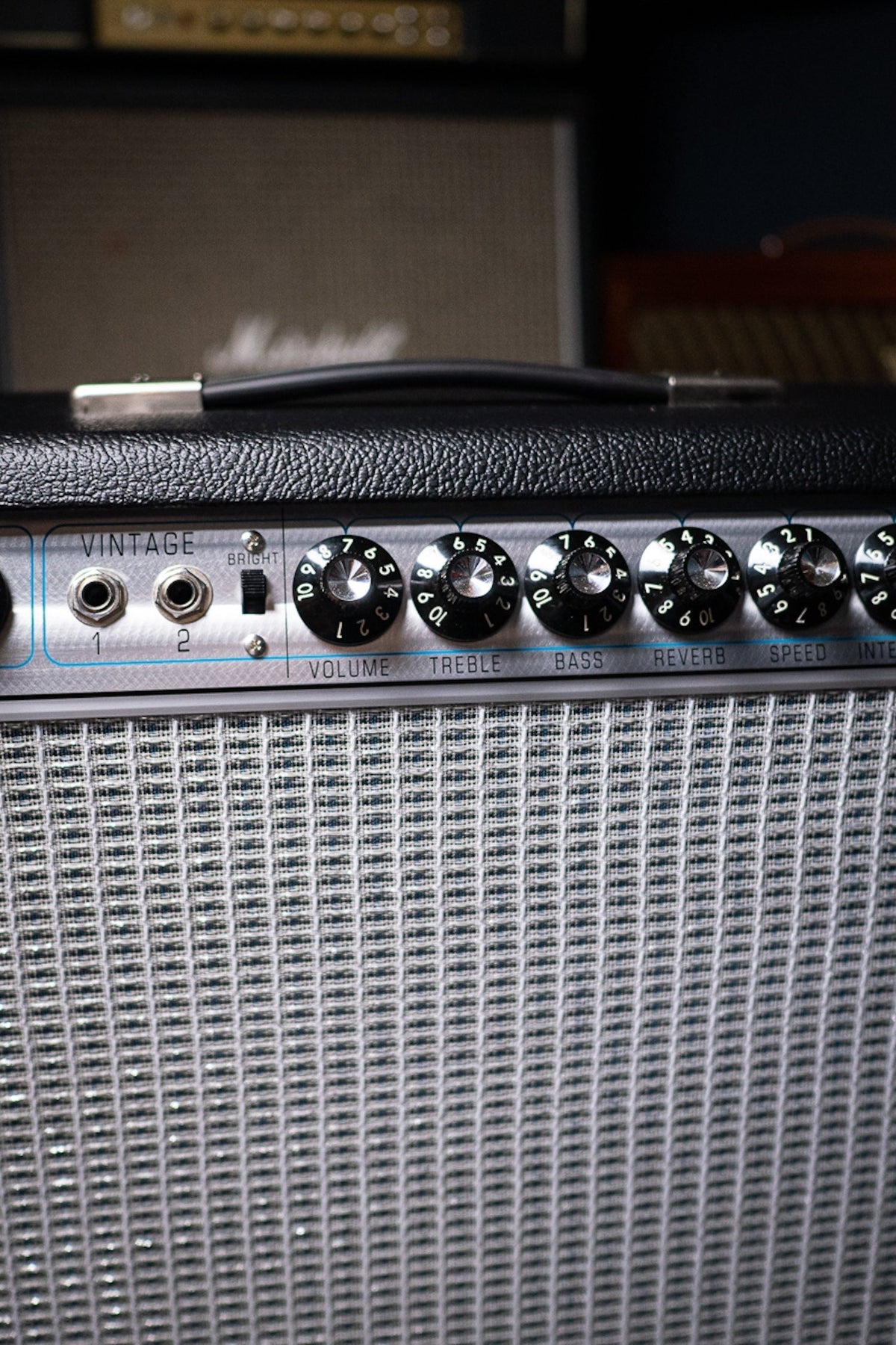 Fender '68 Custom Vibrolux Reverb 35-watt 2x10" Tube Combo Amp