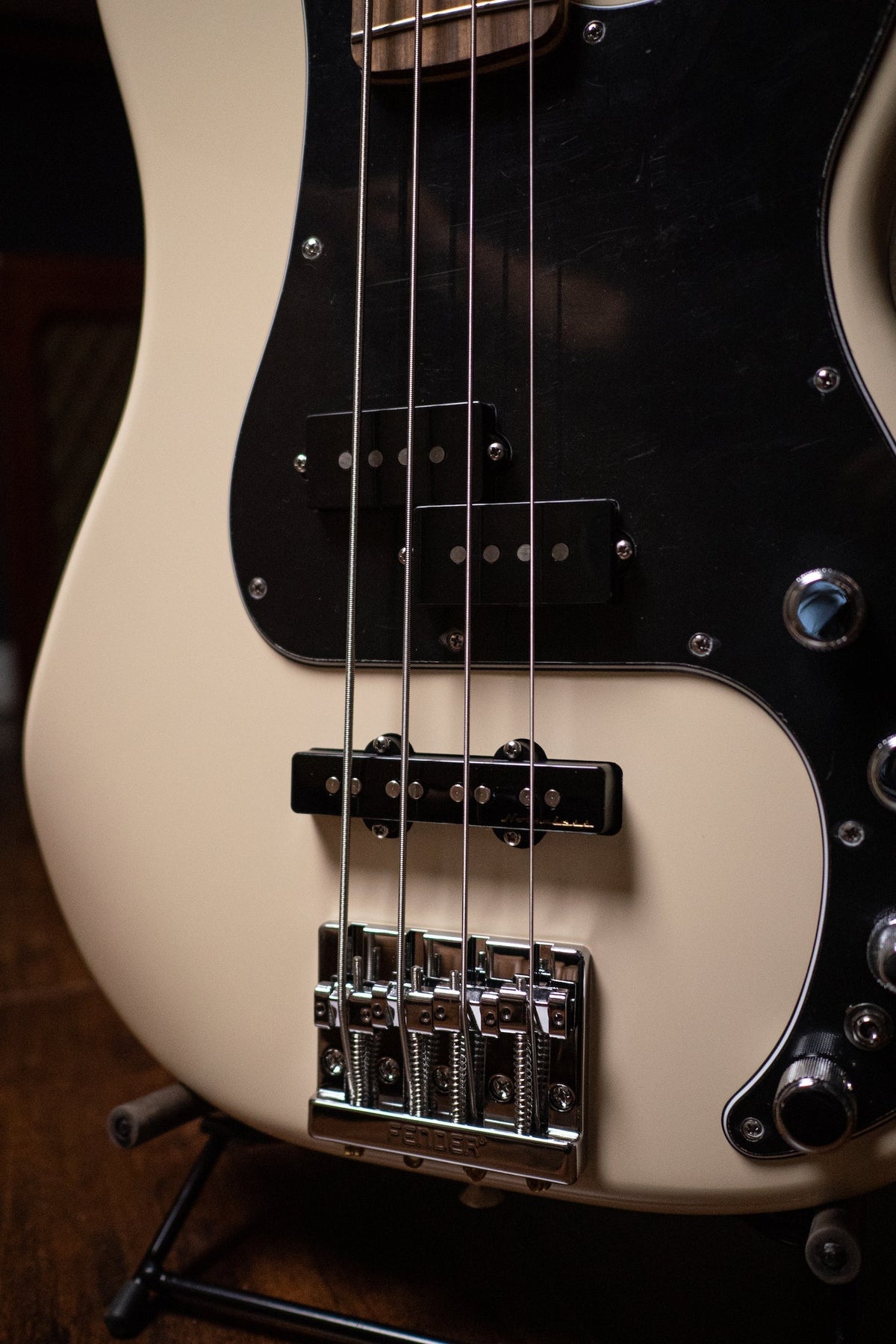 Fender Deluxe Active Precision Bass Special - Olympic White