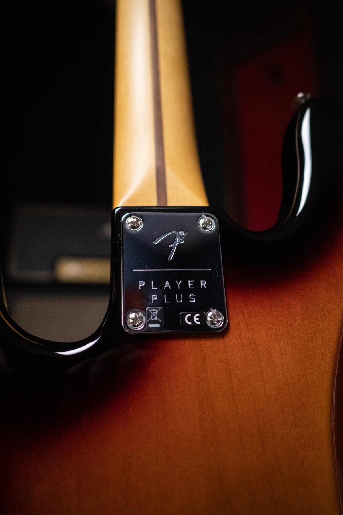 Fender Player Plus Precision Bass - 3 Color Sunburst