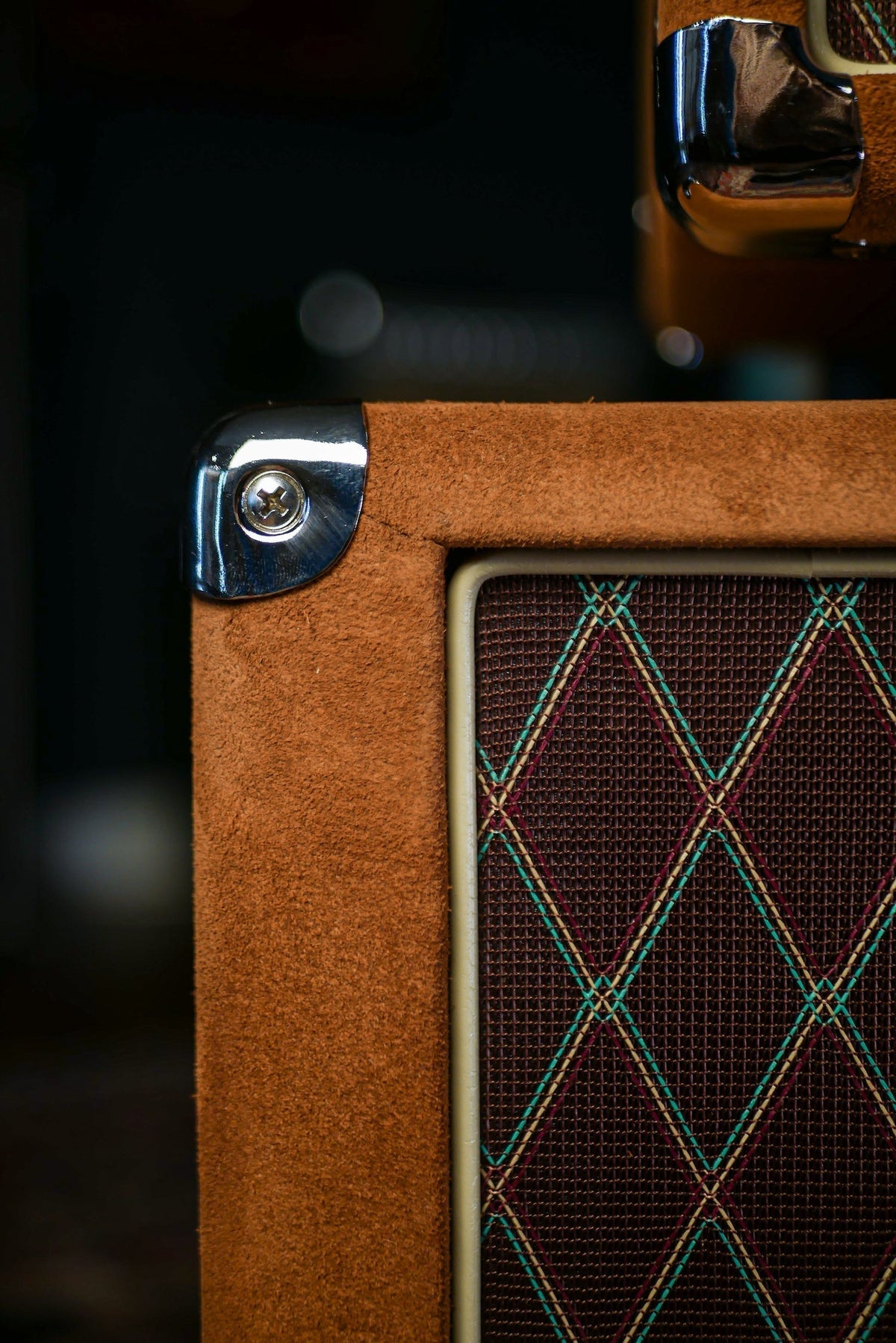Pre-Order: Two-Rock Studio Signature Tobacco Suede 35 Watt Tube Head and 12-65B 1x12 Extension Cabinet - Silver Chassis, Tobacco Suede, Brown Diamond Grill, Silver Knobs