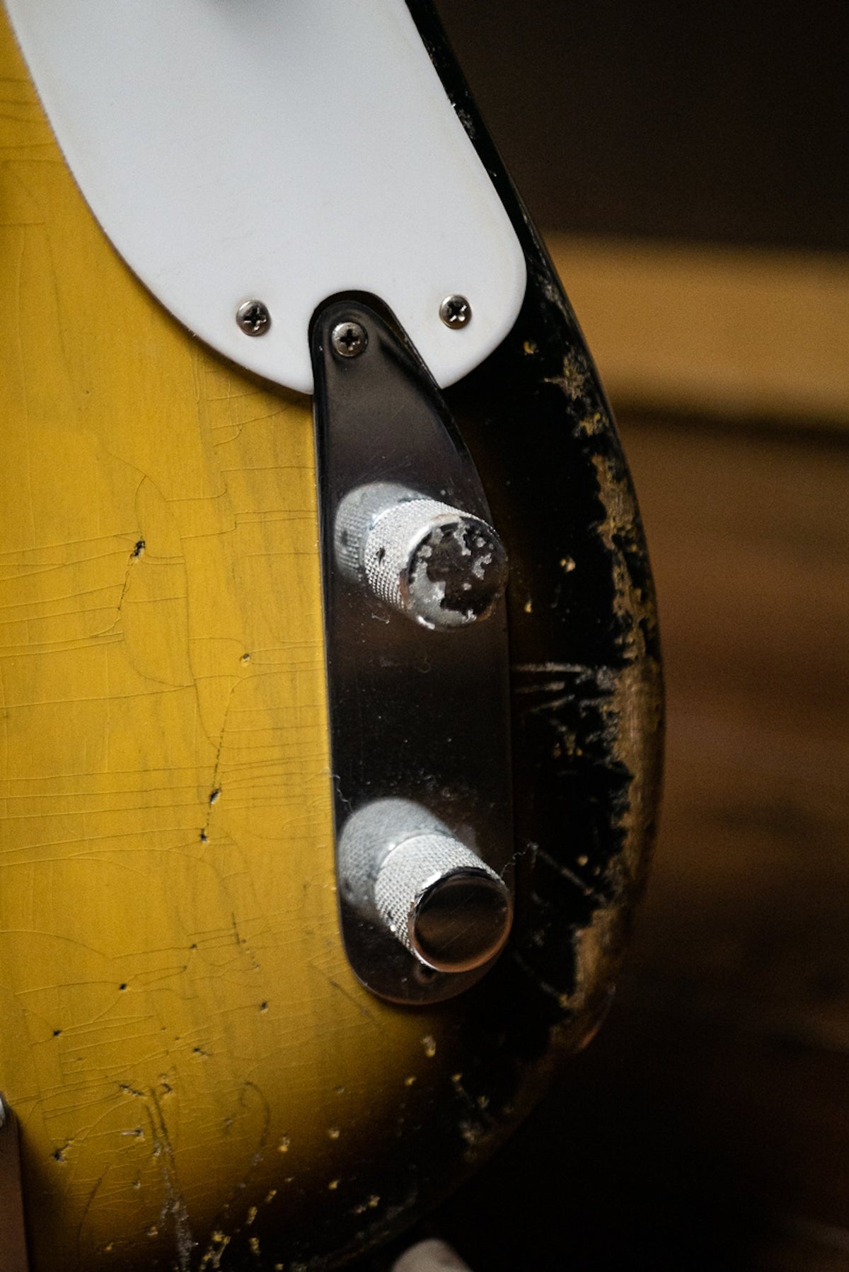 1968 Fender Telecaster Bass (1968 Neck, MJT Body, Seymour Duncan Pickups) - Sunburst