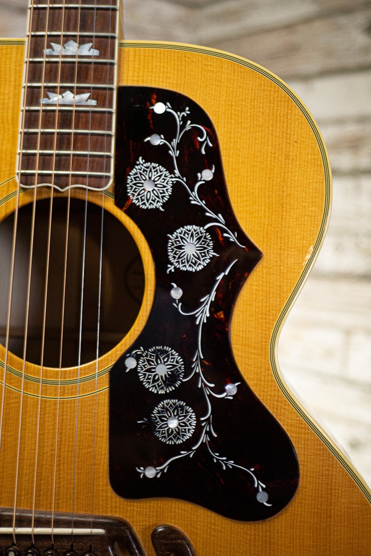 1990 Gibson J-200 Acoustic Guitar - Natural